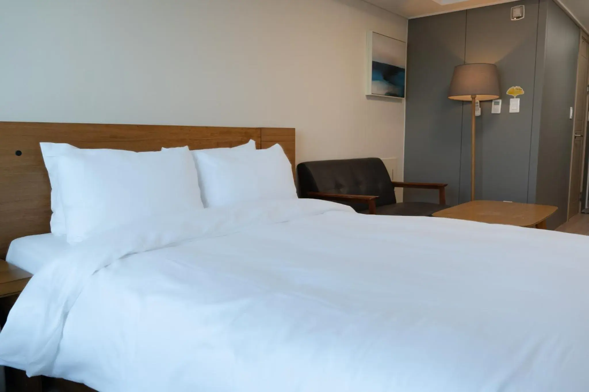 Double Room with Lake View in Sokcho Marina Hotel Double Room with Lake View in Sokcho Marina Hotel