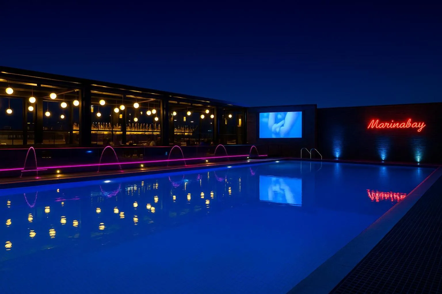 Swimming pool in Sokcho Marina Hotel