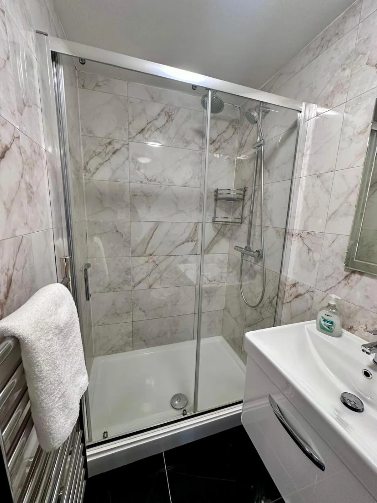 Shower in Acacia Hotel