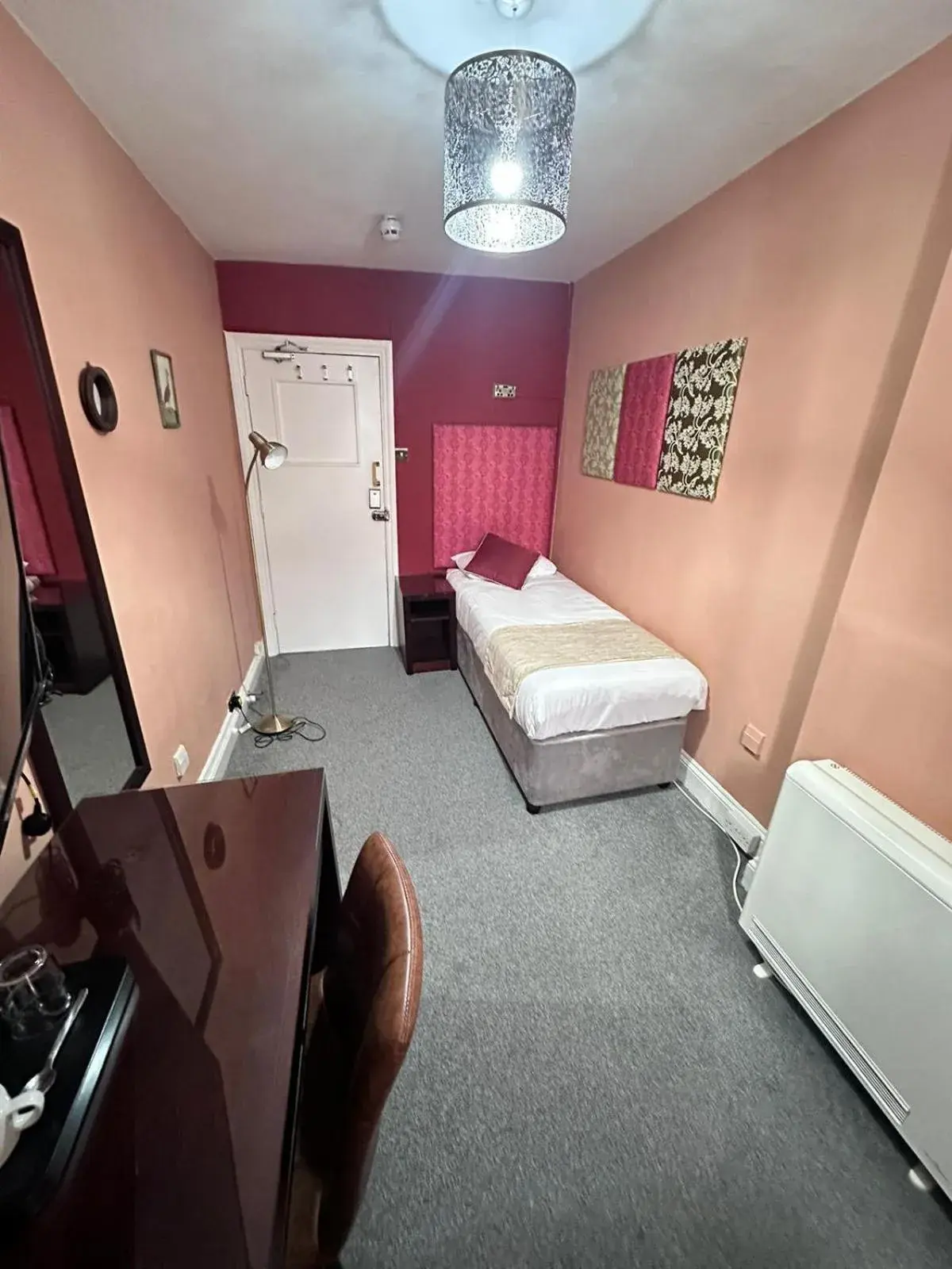 Single Room with Private External Bathroom - single occupancy in Acacia Hotel Single Room with Private External Bathroom - single occupancy in Acacia Hotel