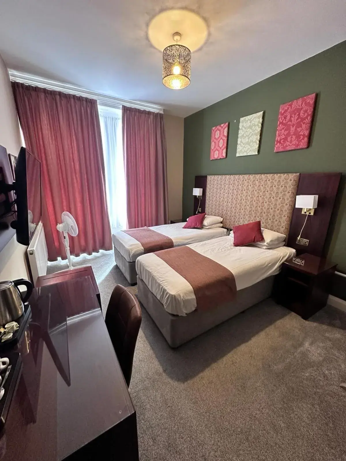 Deluxe Twin Room in Acacia Hotel Deluxe Twin Room in Acacia Hotel