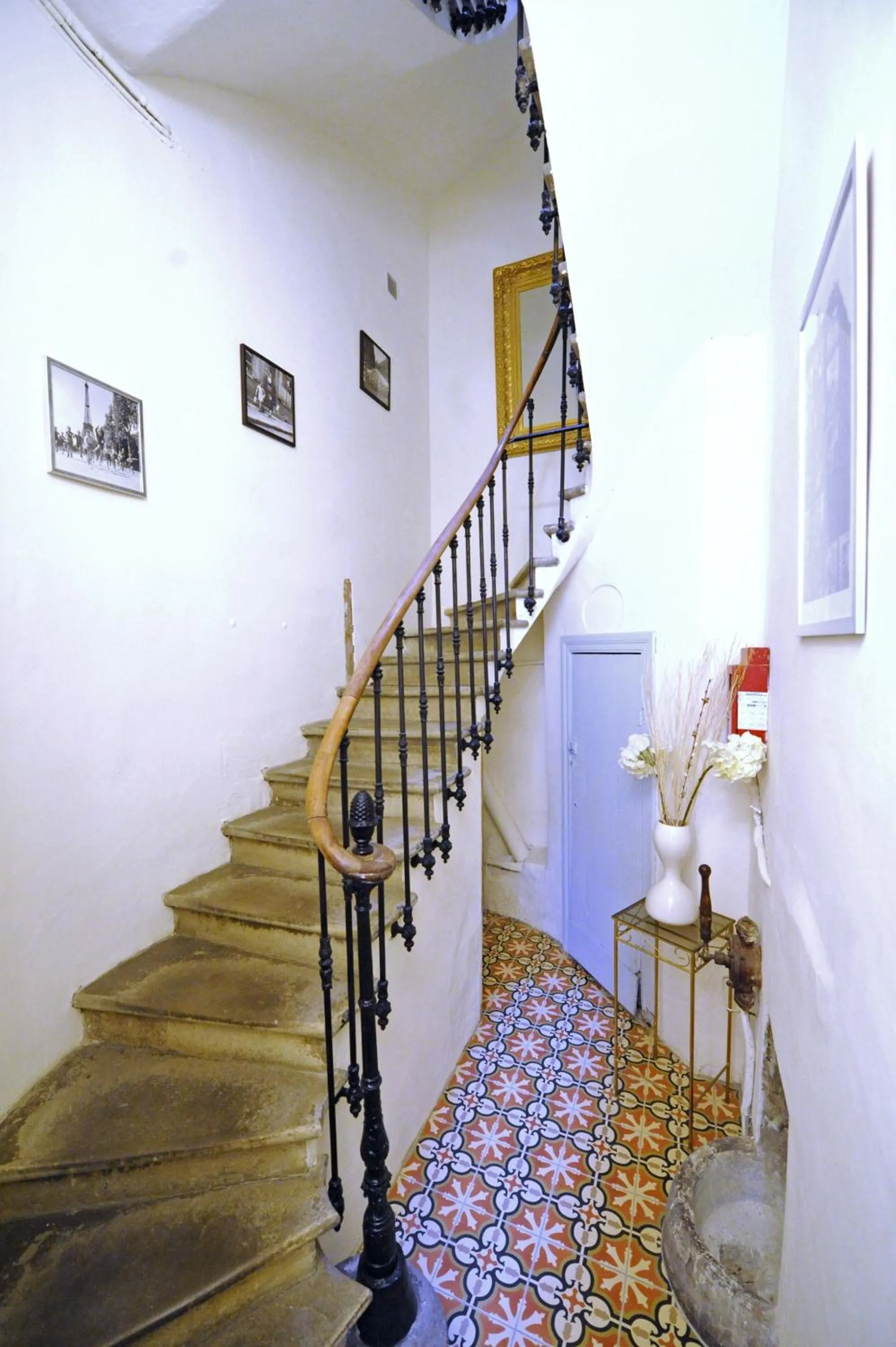 Area and facilities in The Apartments, Rue Barbès