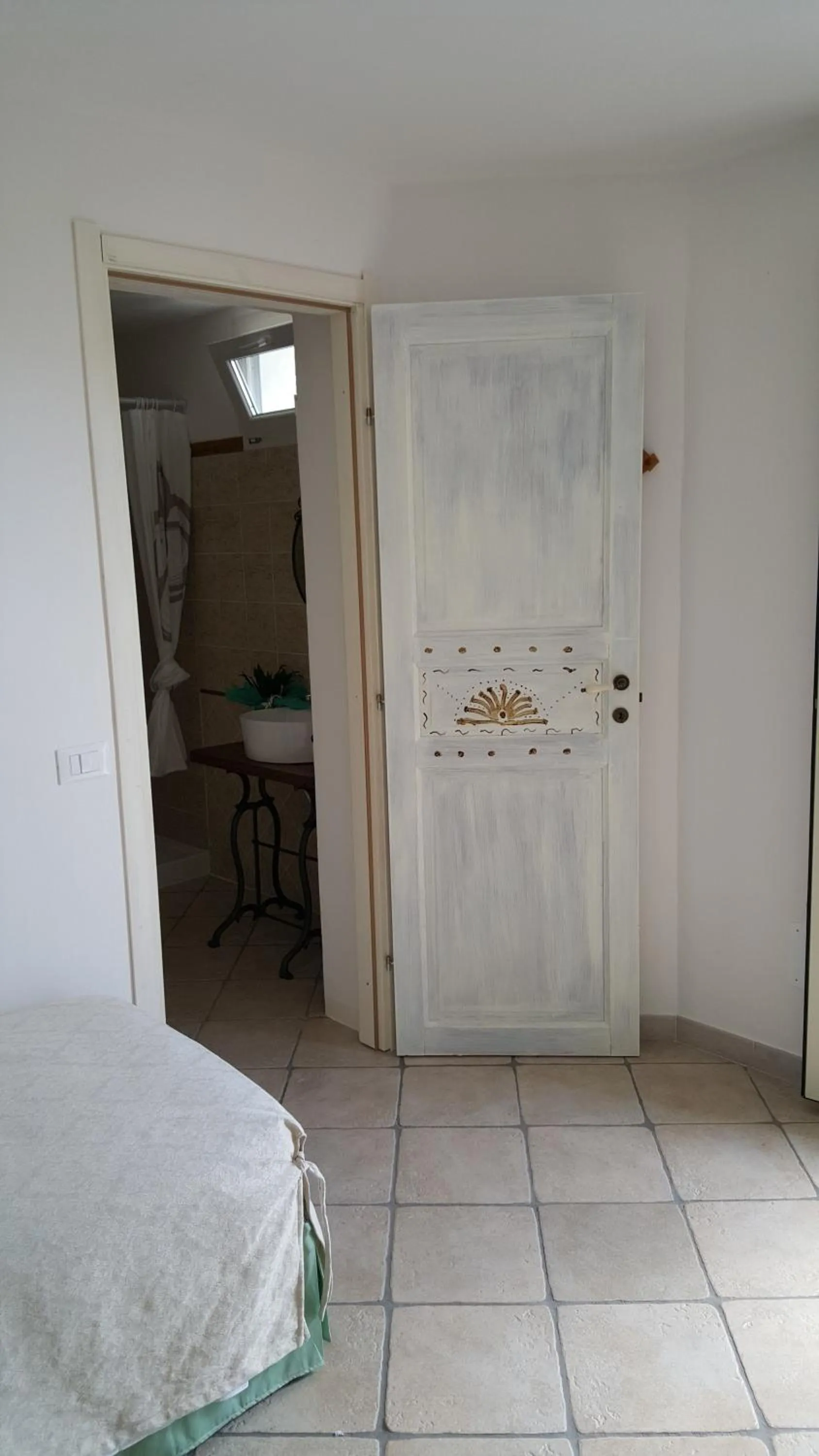 Decorative detail, Bed in Teodora House