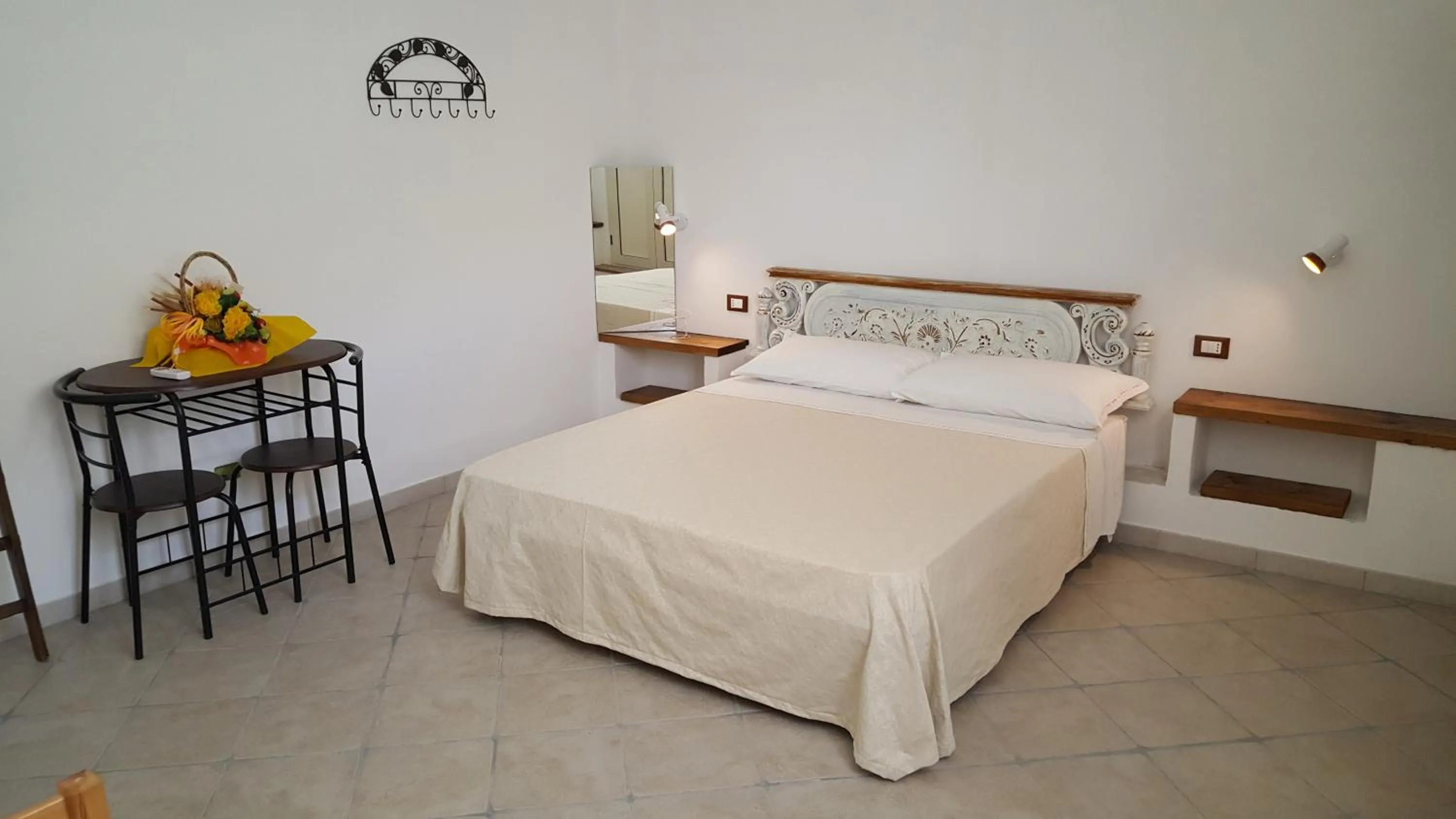 Family, Bed in Teodora House