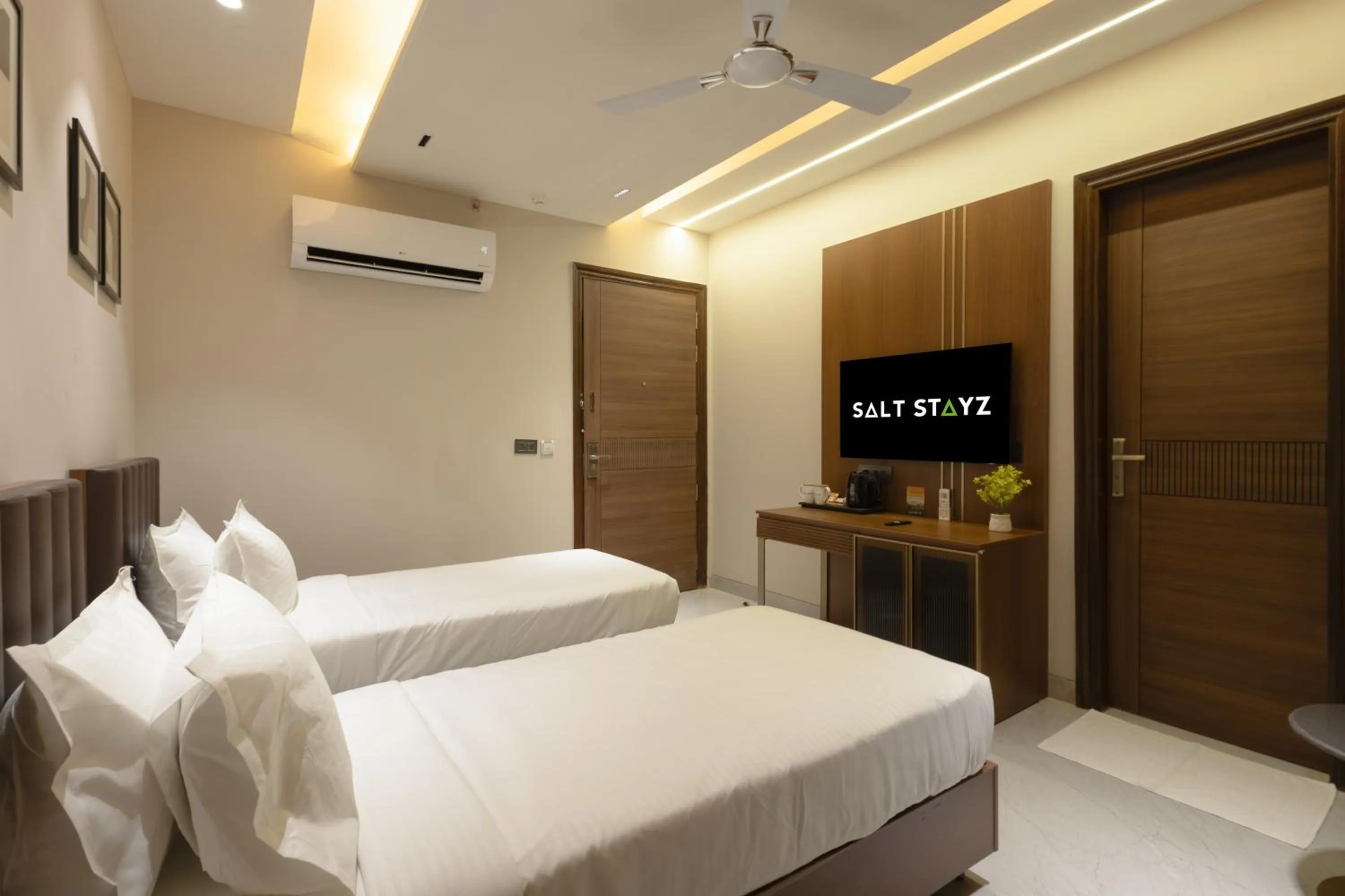 Bed in Saltstayz Premier - Naraina, Central Delhi
