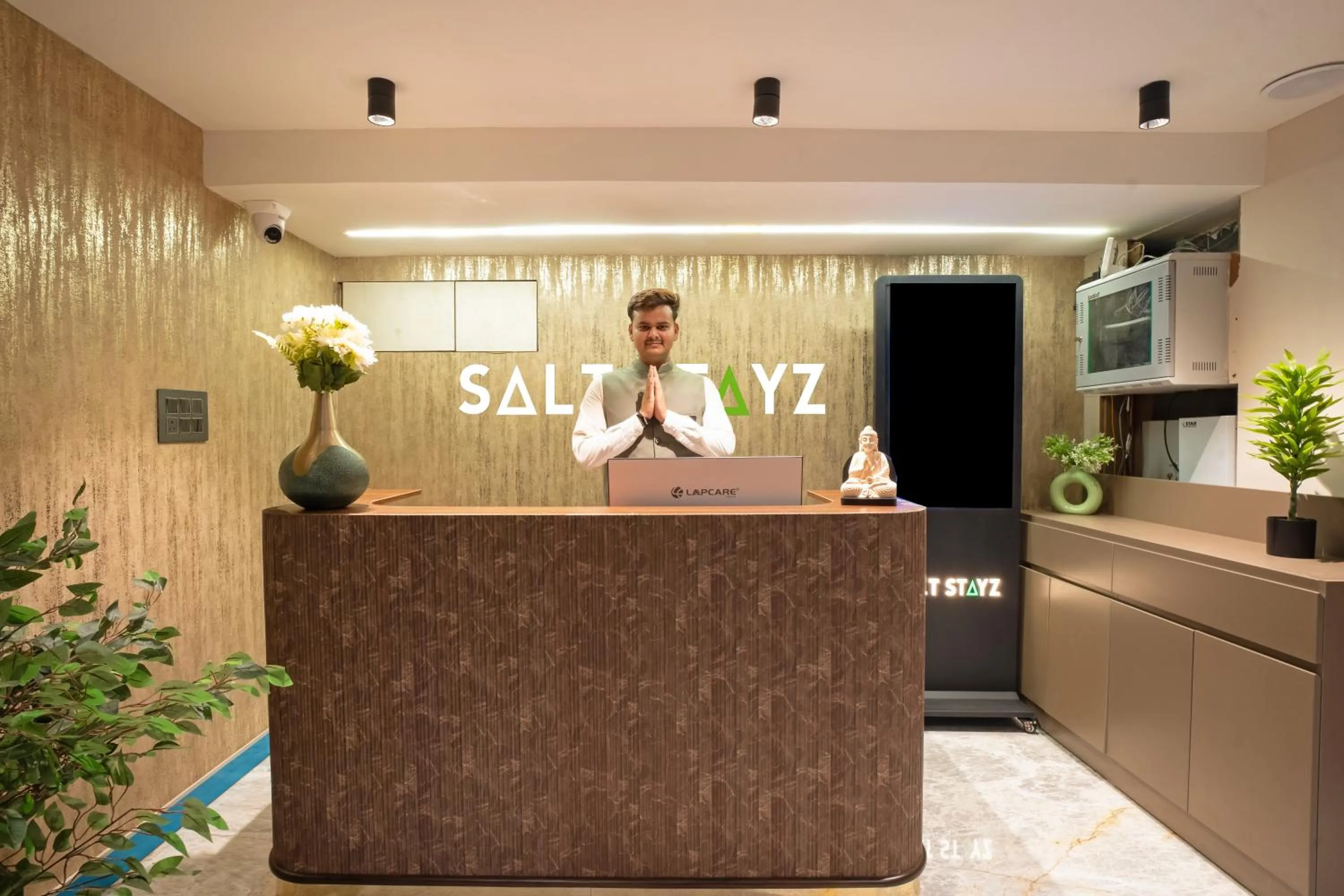 Staff in Saltstayz Premier - Naraina, Central Delhi