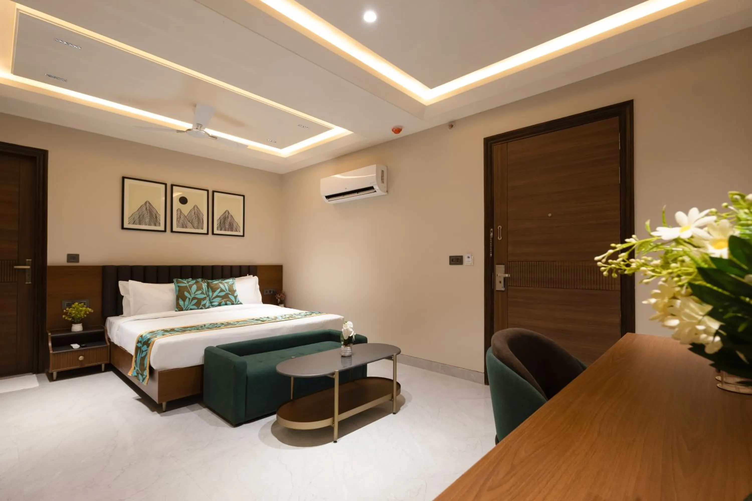 Bed in Saltstayz Premier - Naraina, Central Delhi