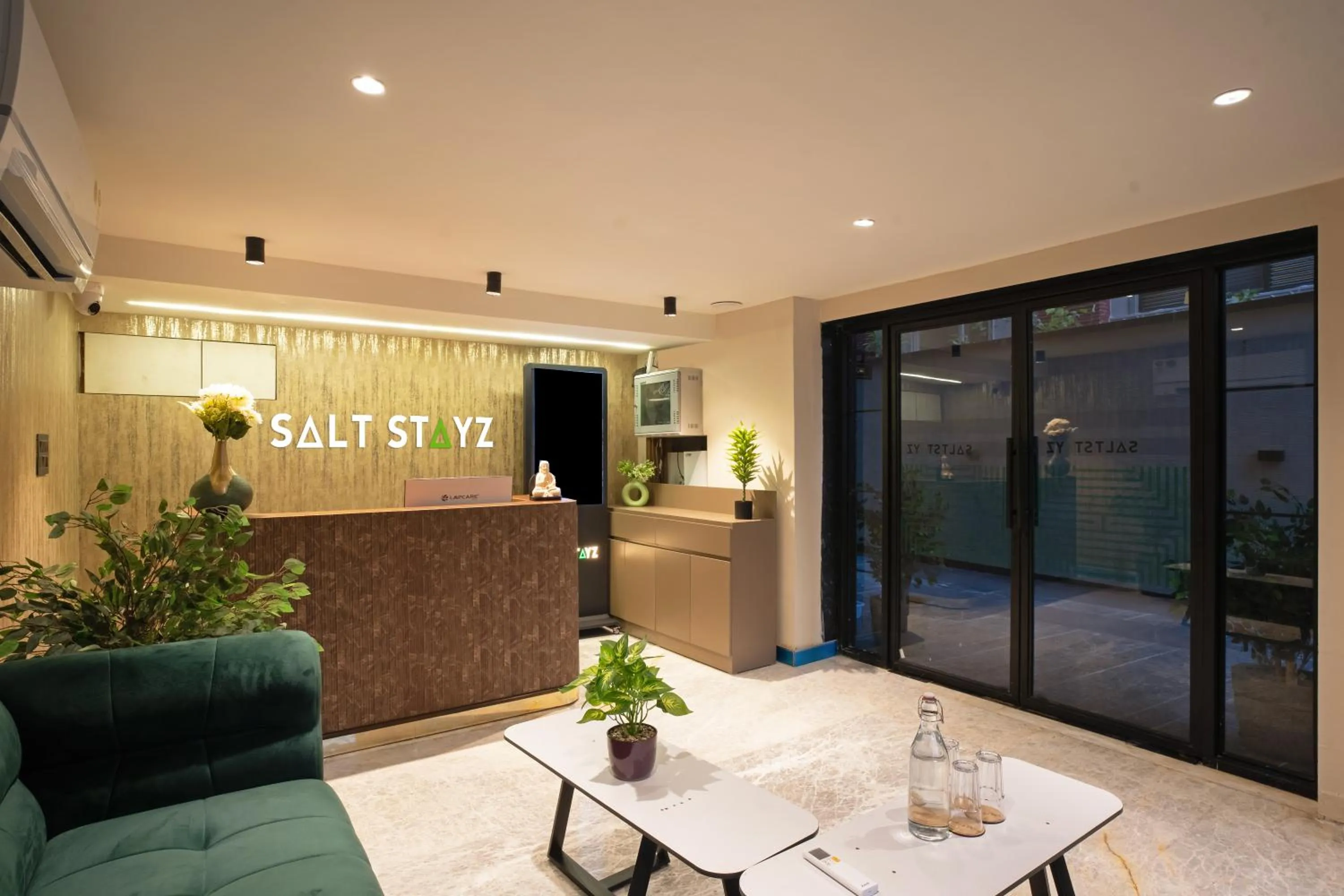 Lobby or reception in Saltstayz Premier - Naraina, Central Delhi