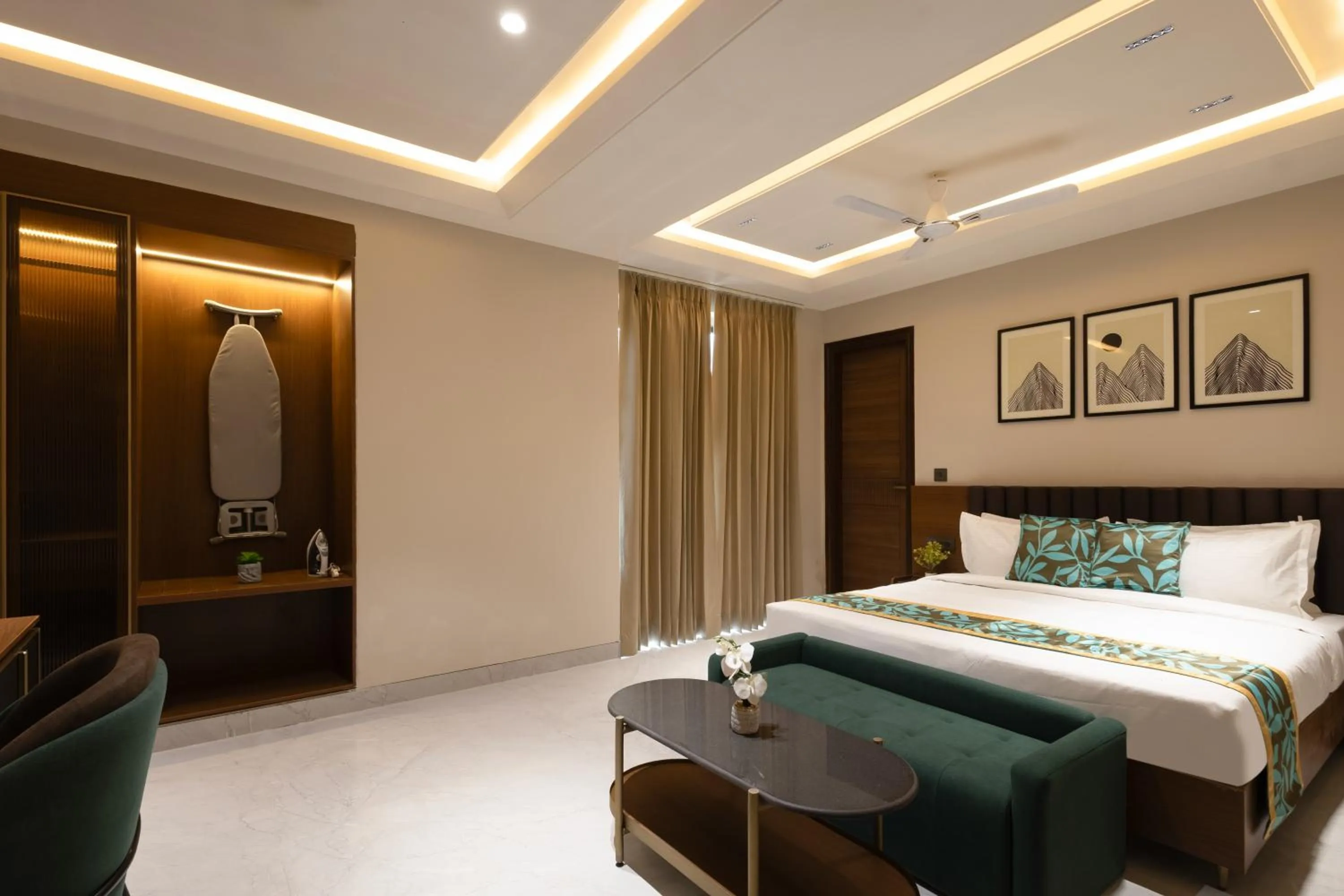 Bed in Saltstayz Premier - Naraina, Central Delhi