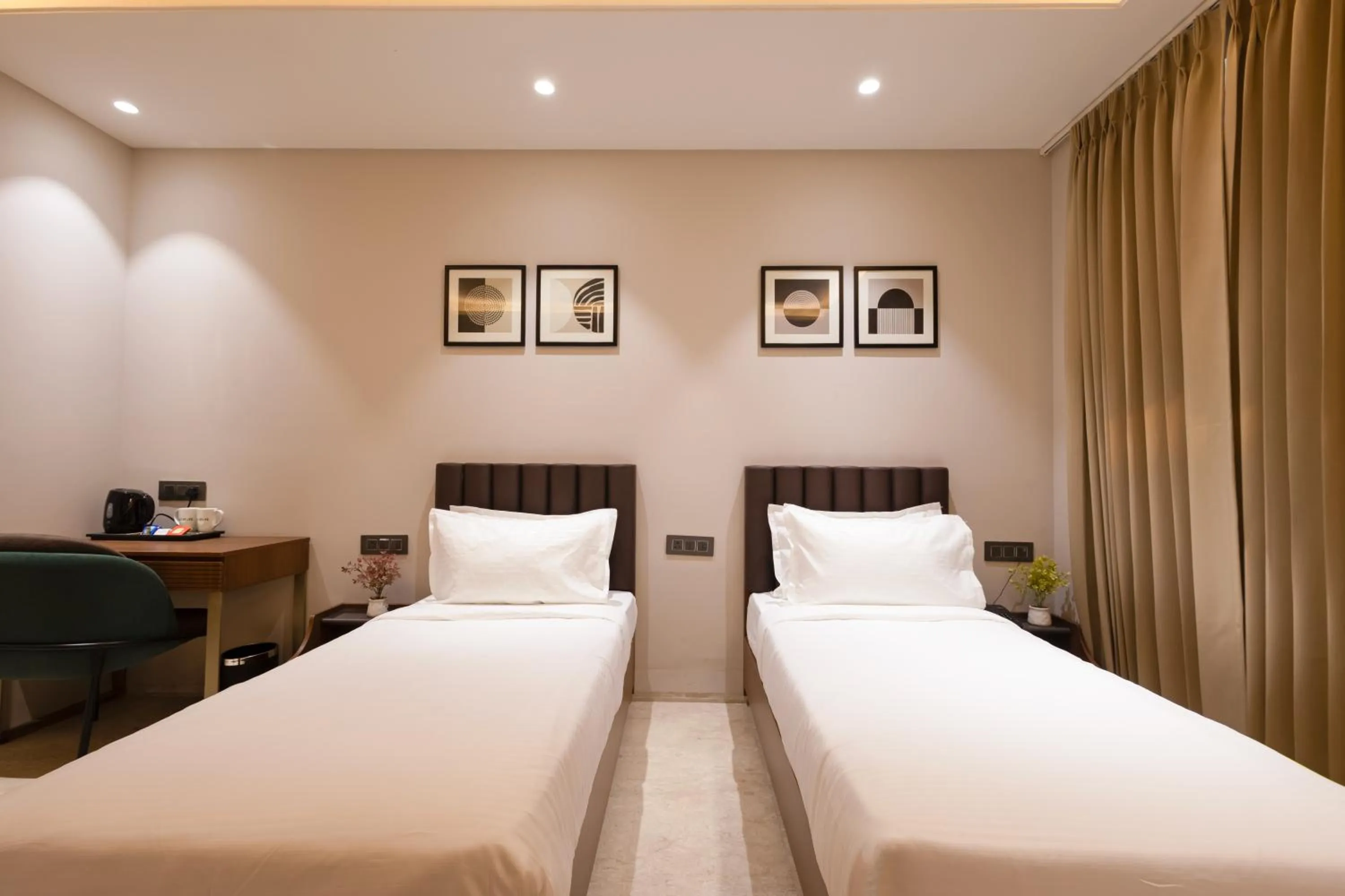 Bed in Saltstayz Premier - Naraina, Central Delhi