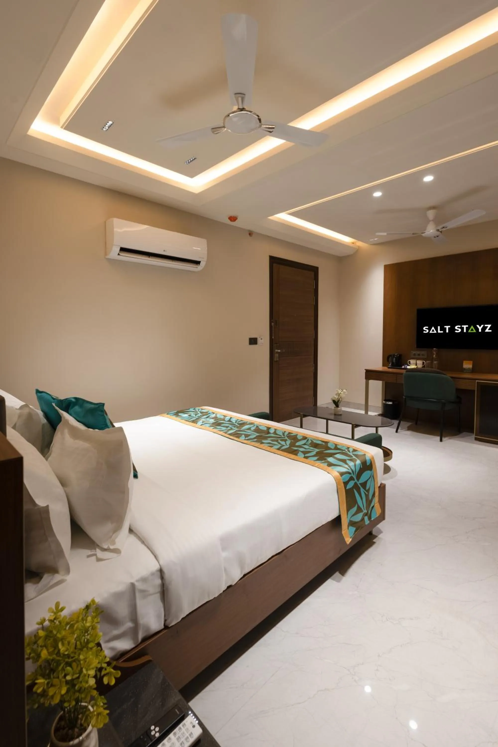 Bed in Saltstayz Premier - Naraina, Central Delhi