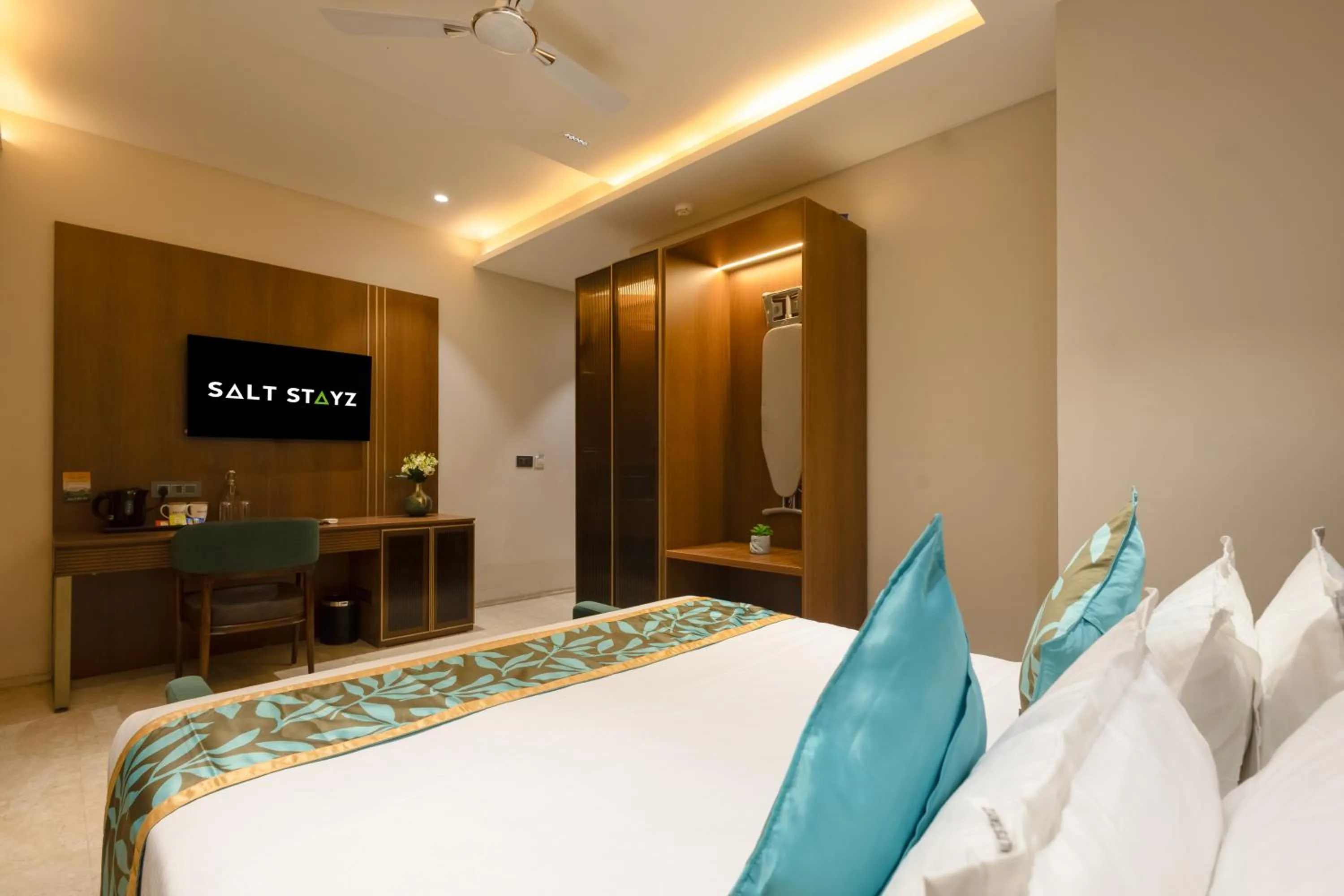 Bed in Saltstayz Premier - Naraina, Central Delhi