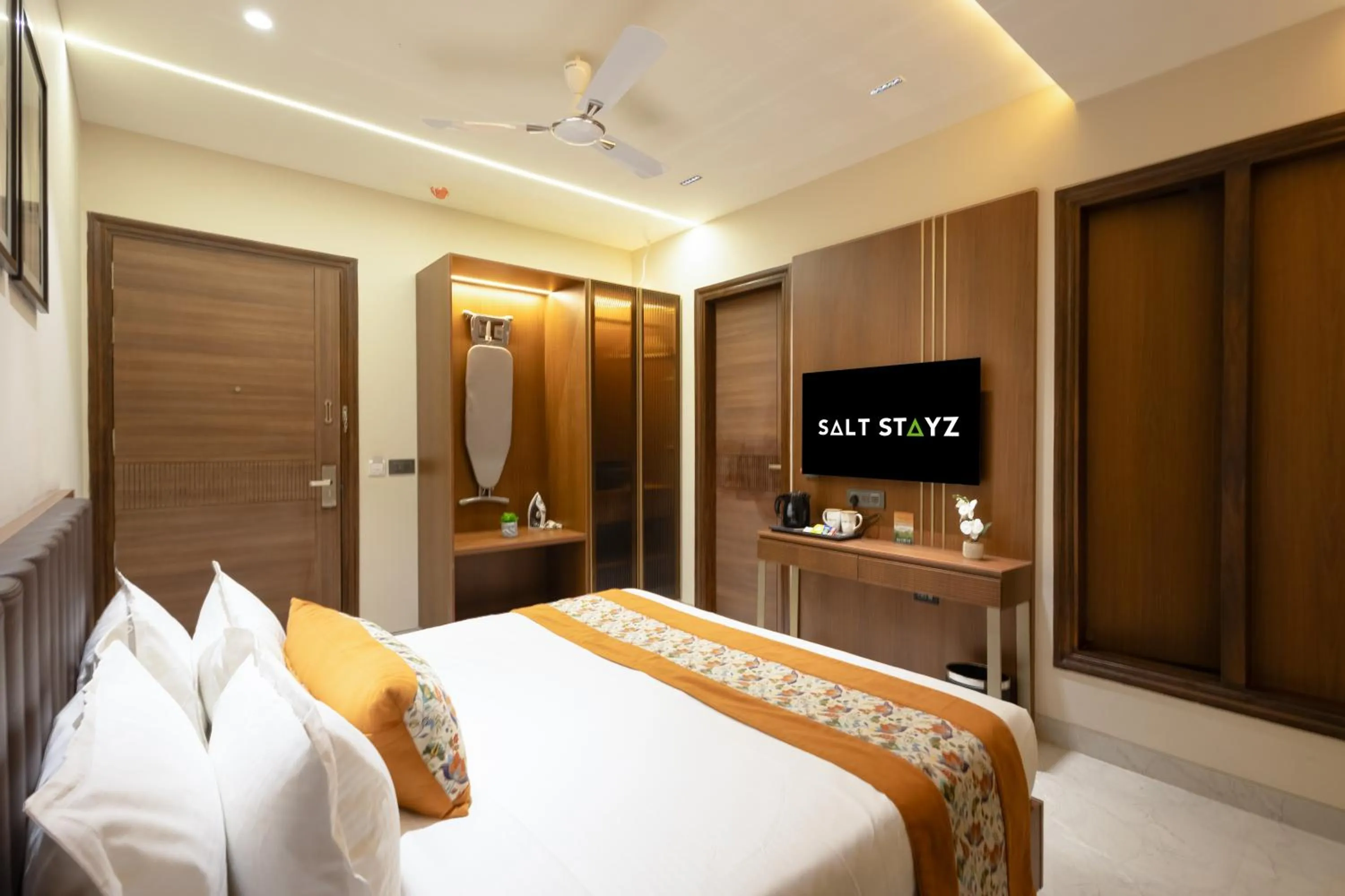 Bed in Saltstayz Premier - Naraina, Central Delhi