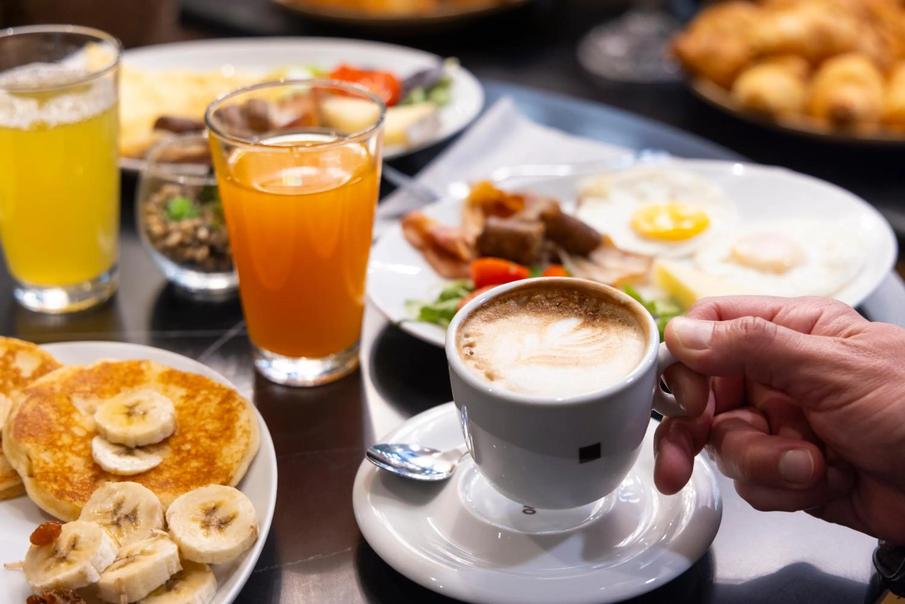 Food and drinks in Hotel CHC Torino Castello