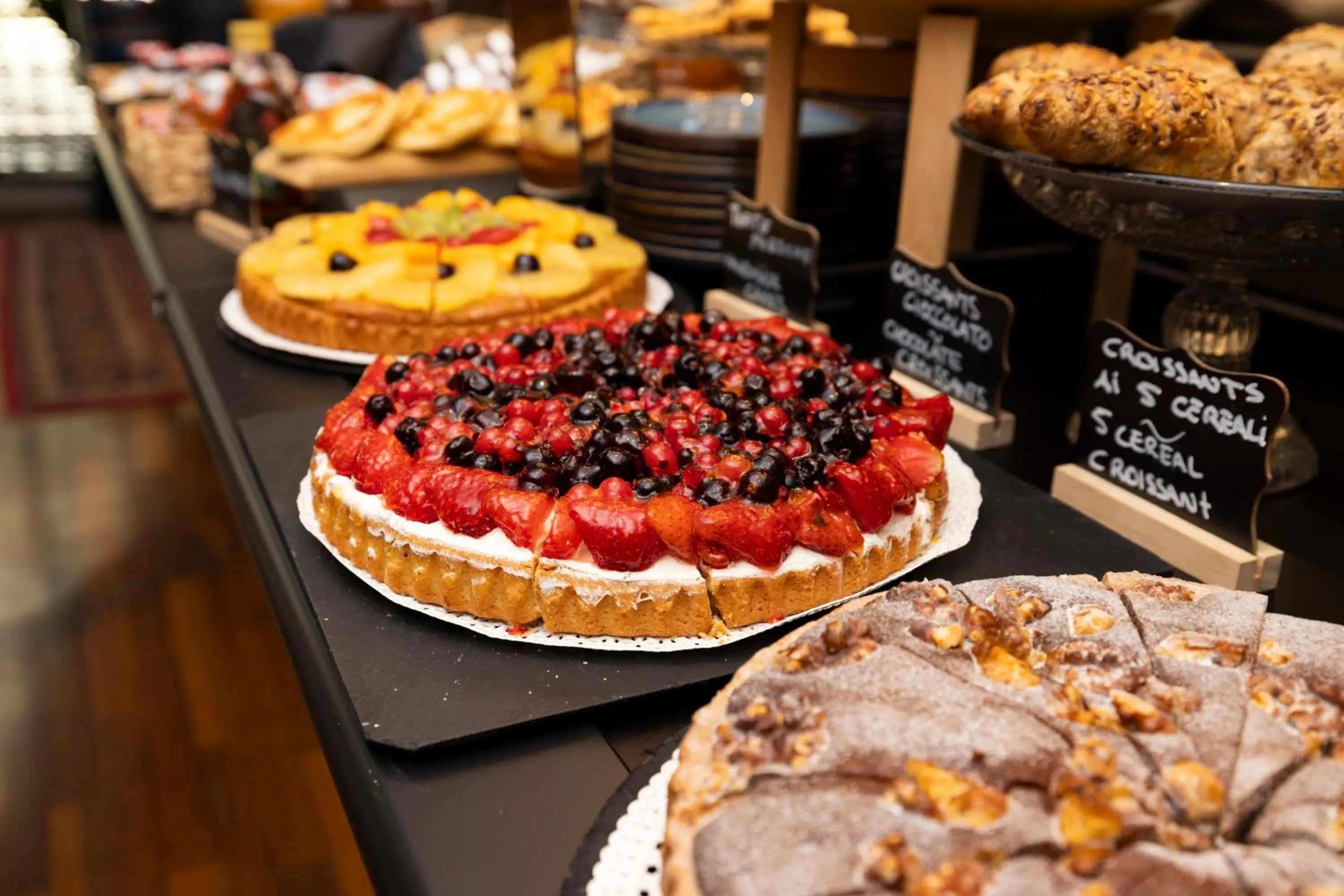 Food and drinks in Hotel CHC Torino Castello