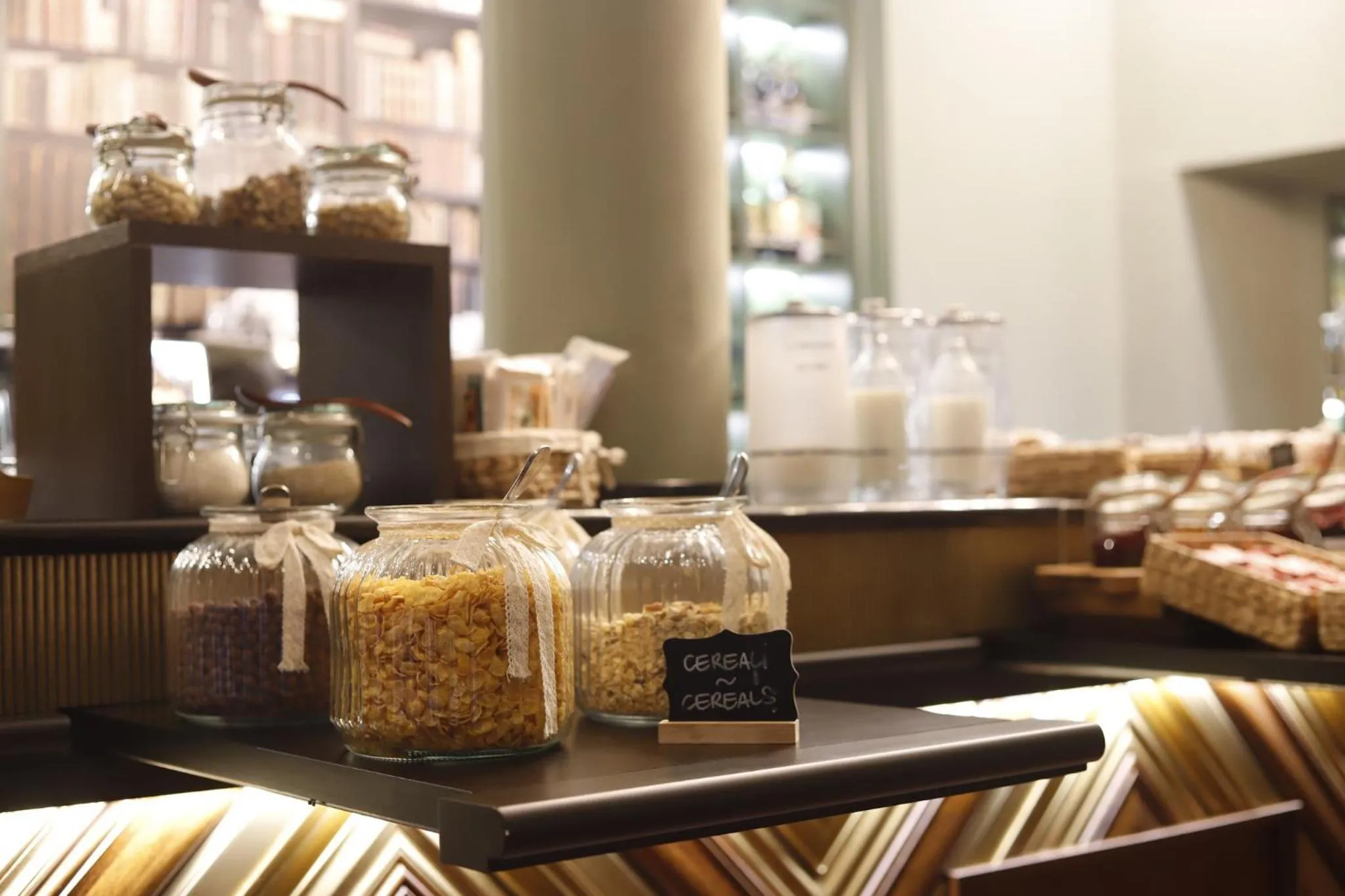 Restaurant/places to eat in Hotel CHC Torino Castello