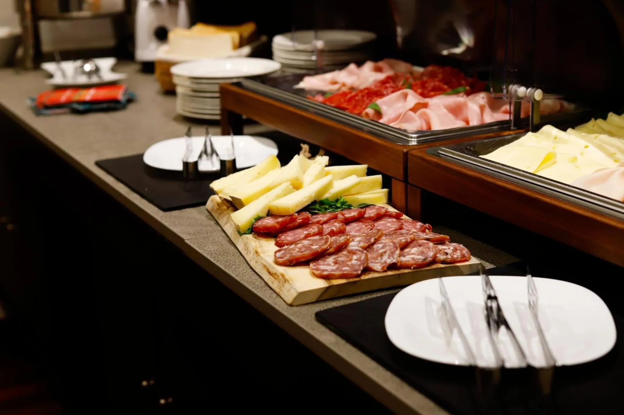 Restaurant/places to eat in Hotel CHC Torino Castello