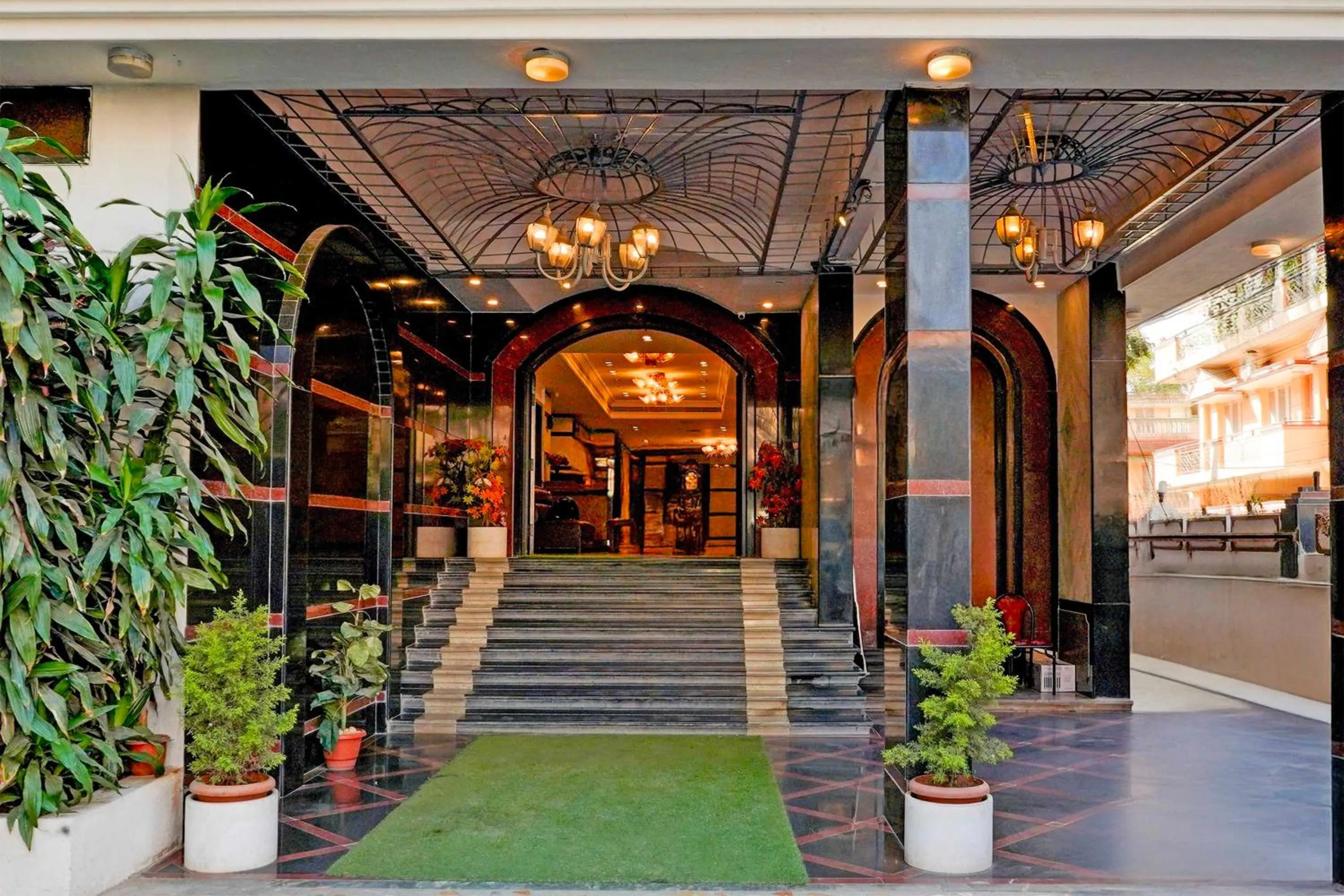 Facade/entrance in Collection O Hal Airport Road