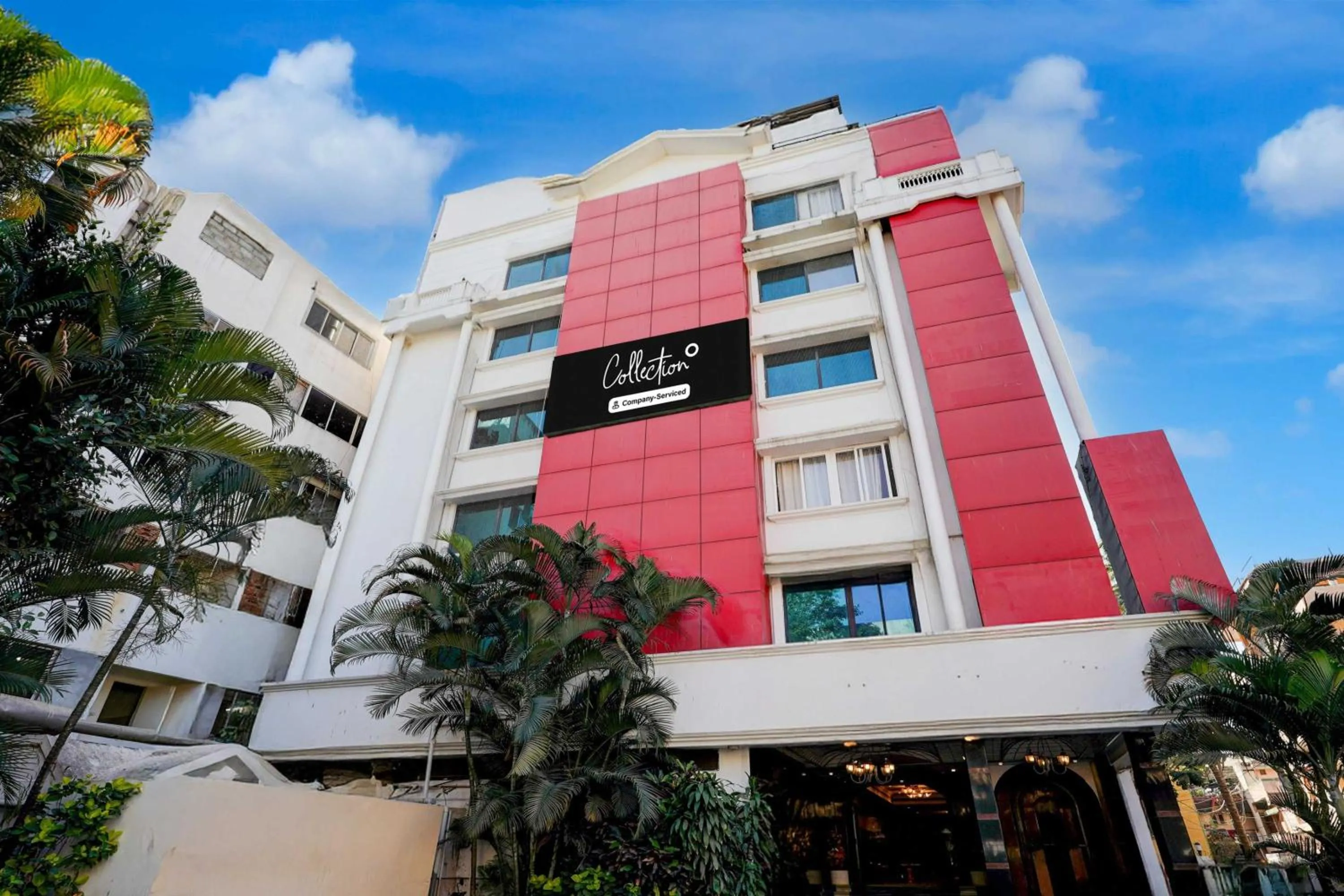 Facade/entrance in Collection O Hal Airport Road