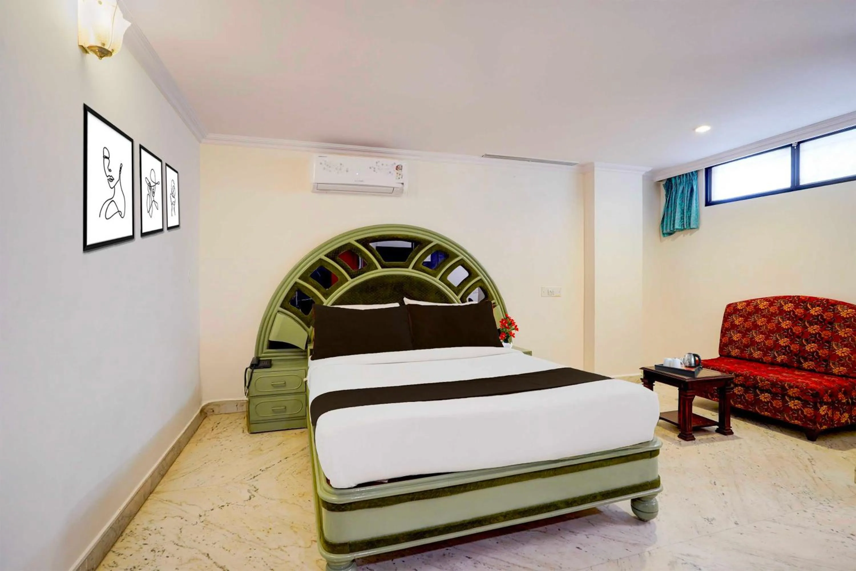 Bedroom, Bed in Collection O Hal Airport Road