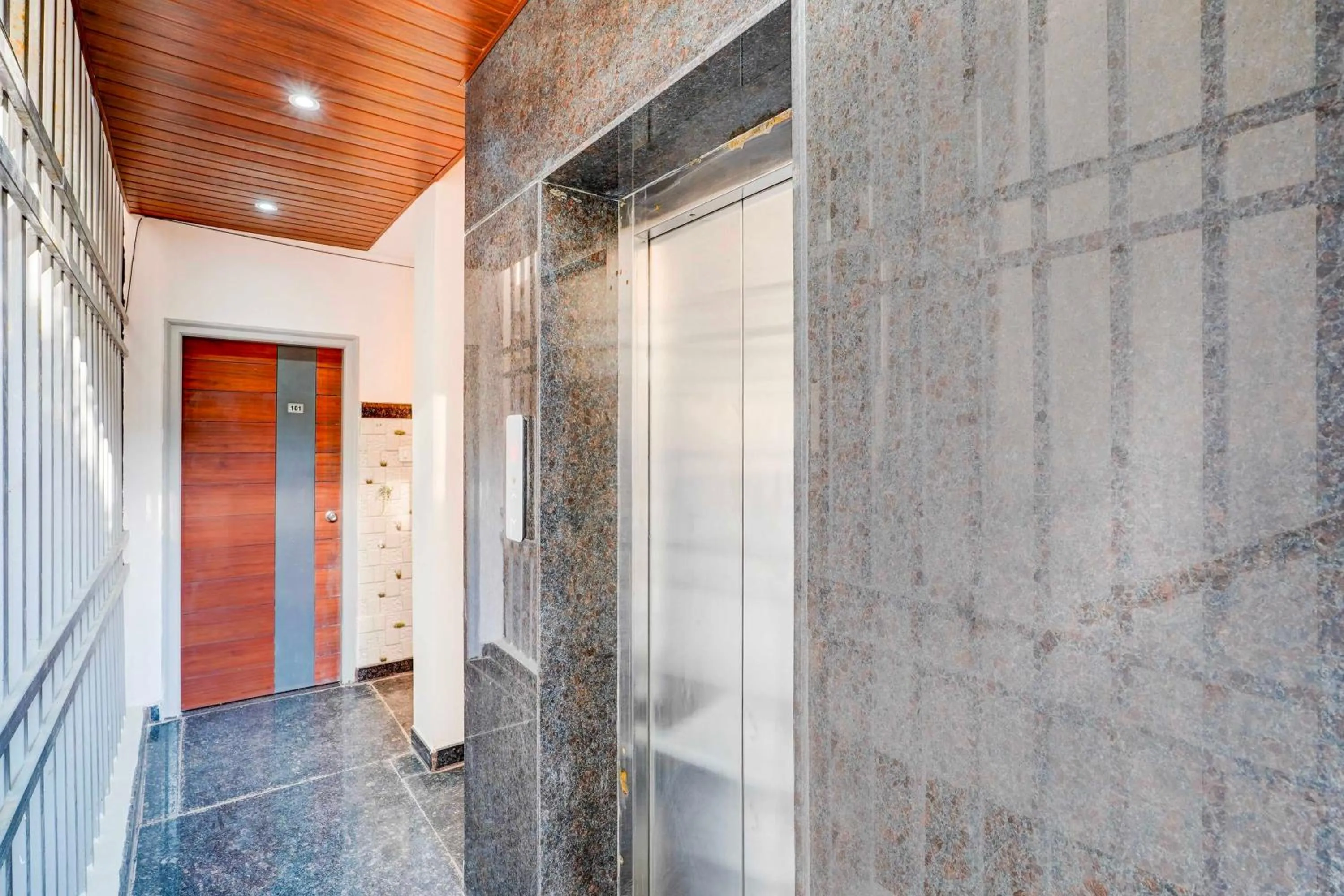 Lobby or reception in Hotel O Bhattrahalli Lakeview