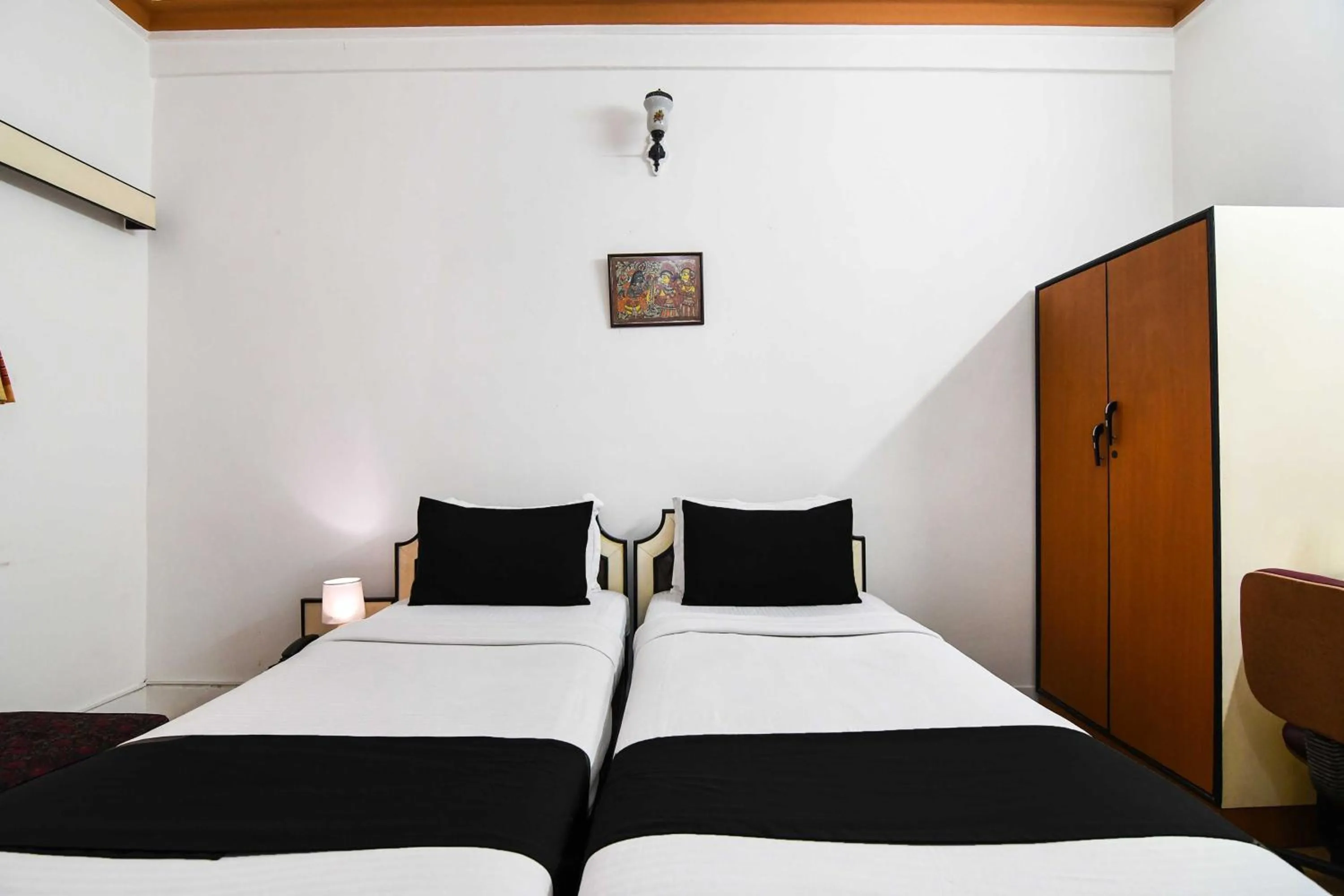 Bedroom, Bed in Hotel O Salt Lake Company Serviced