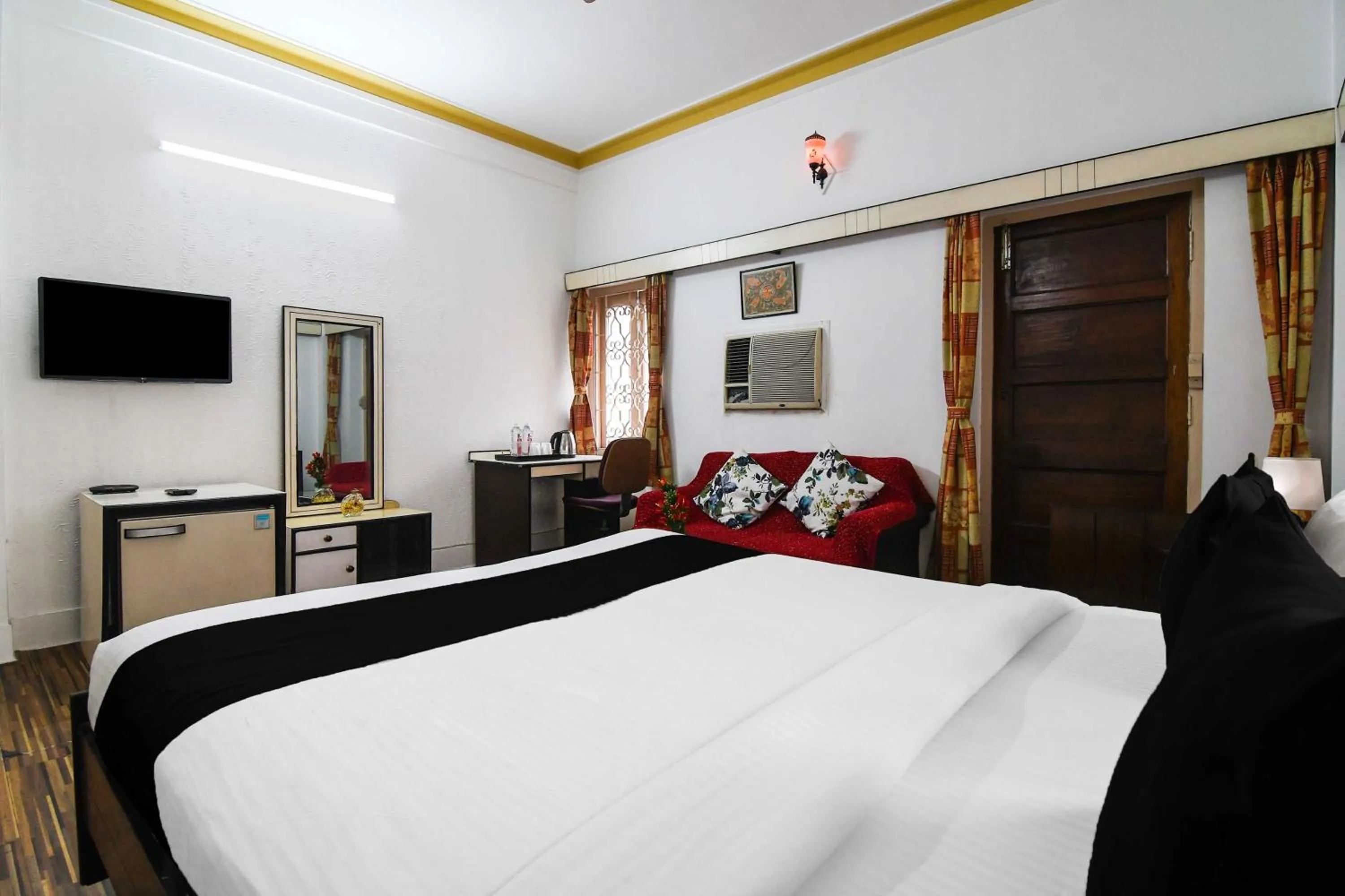 Bedroom, Bed in Hotel O Salt Lake Company Serviced
