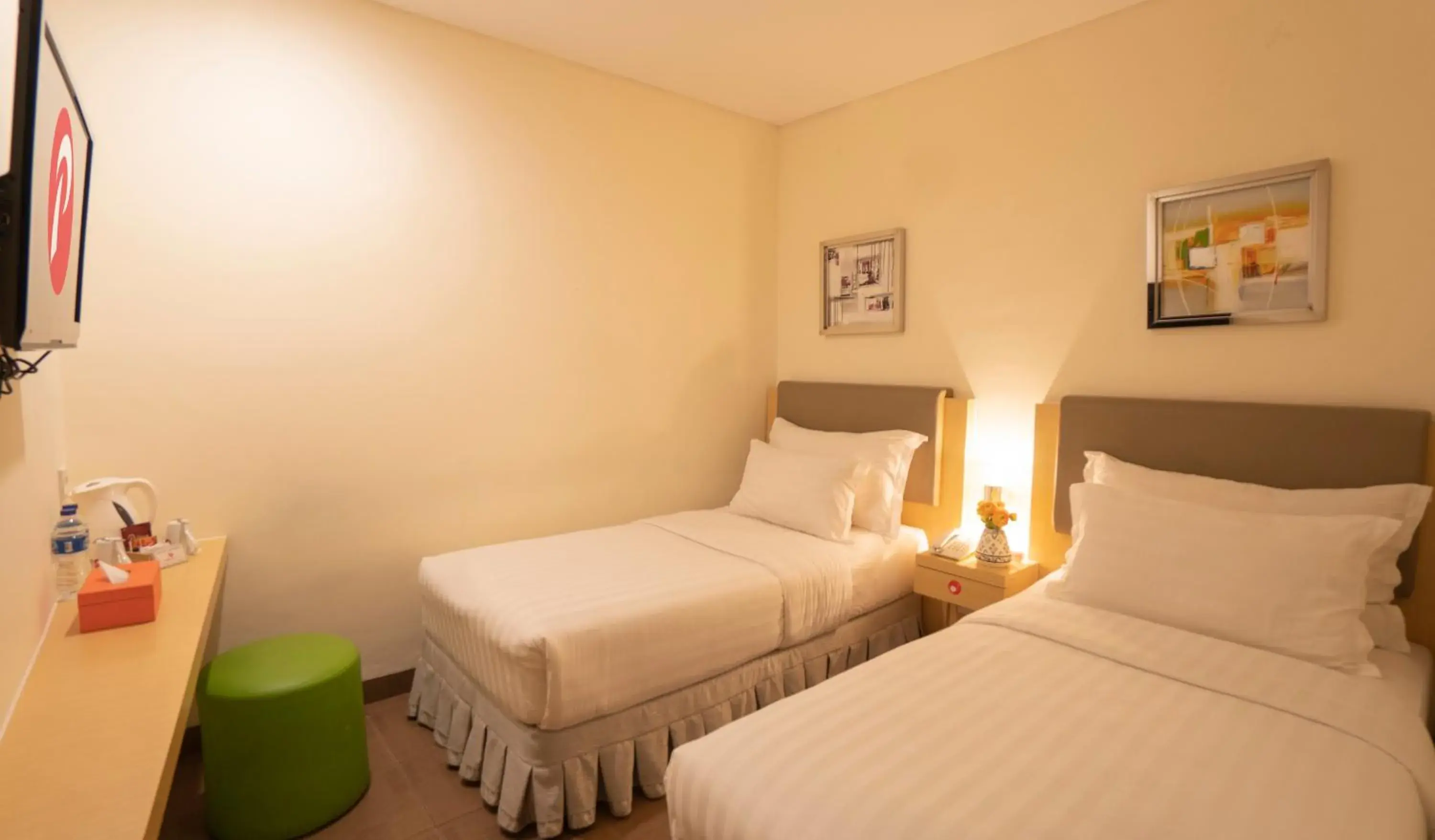 Superior Twin Room in d'primahotel Airport Jakarta 1 Superior Twin Room in d'primahotel Airport Jakarta 1