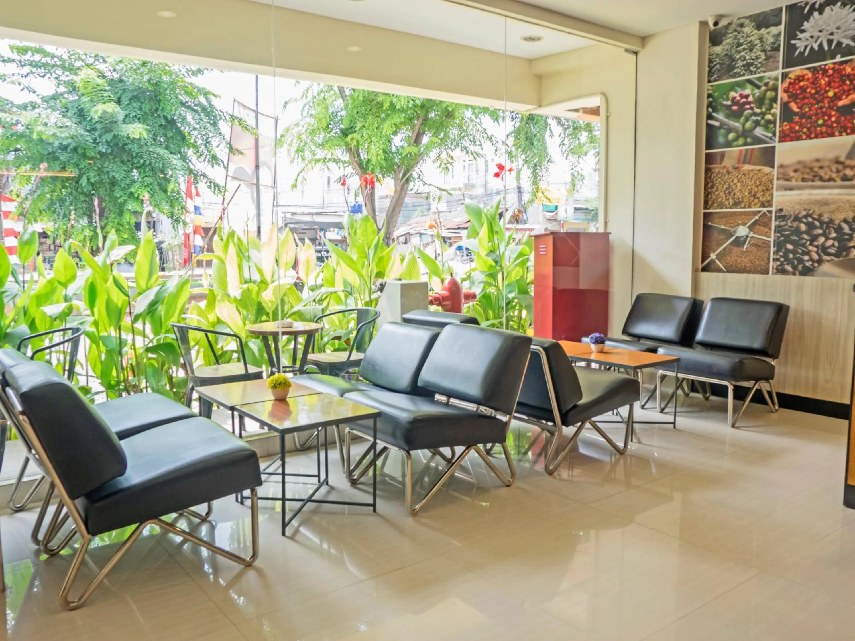Restaurant/places to eat in d'primahotel Airport Jakarta 1