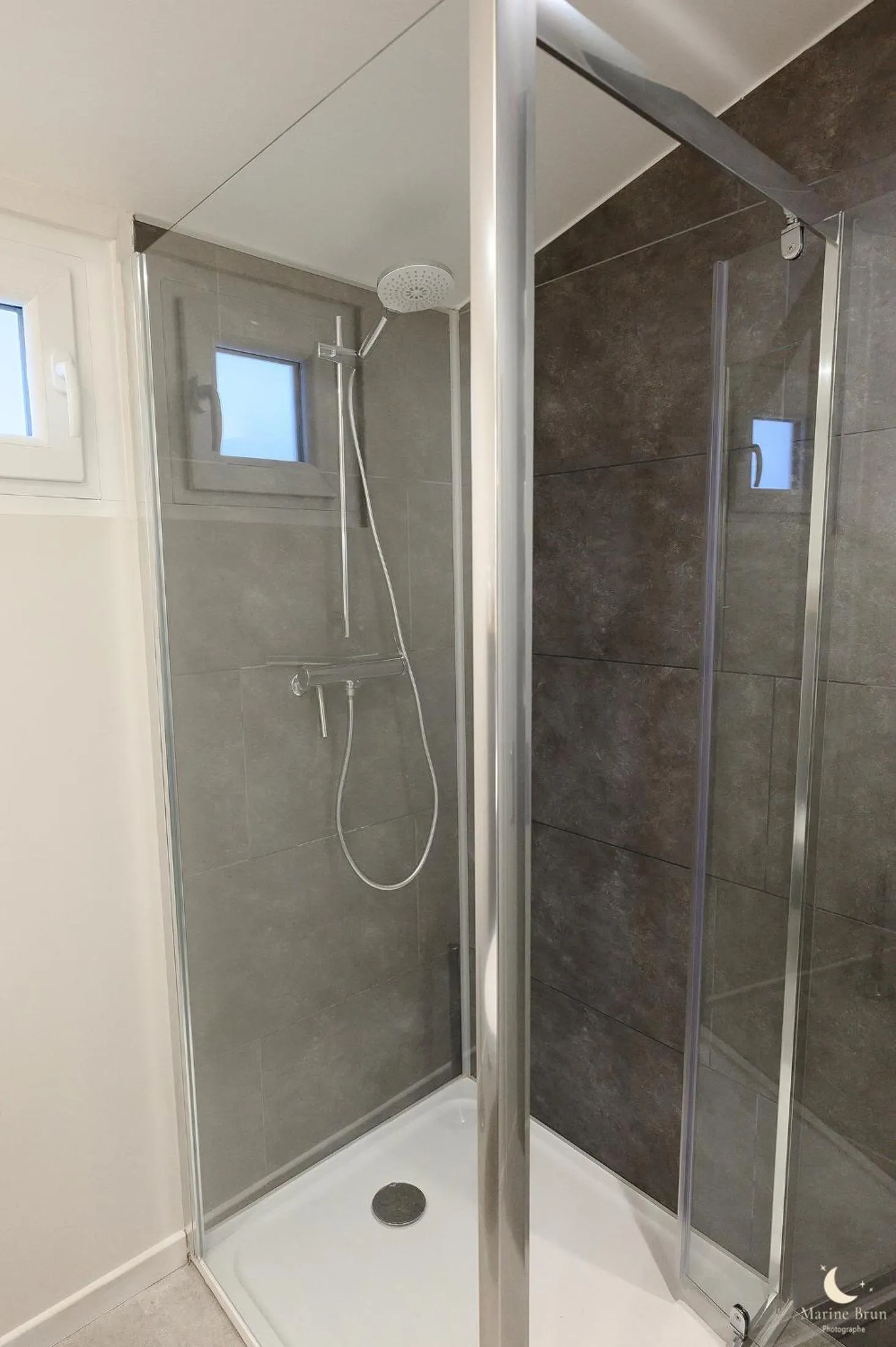 Shower in Les Pins Perdus