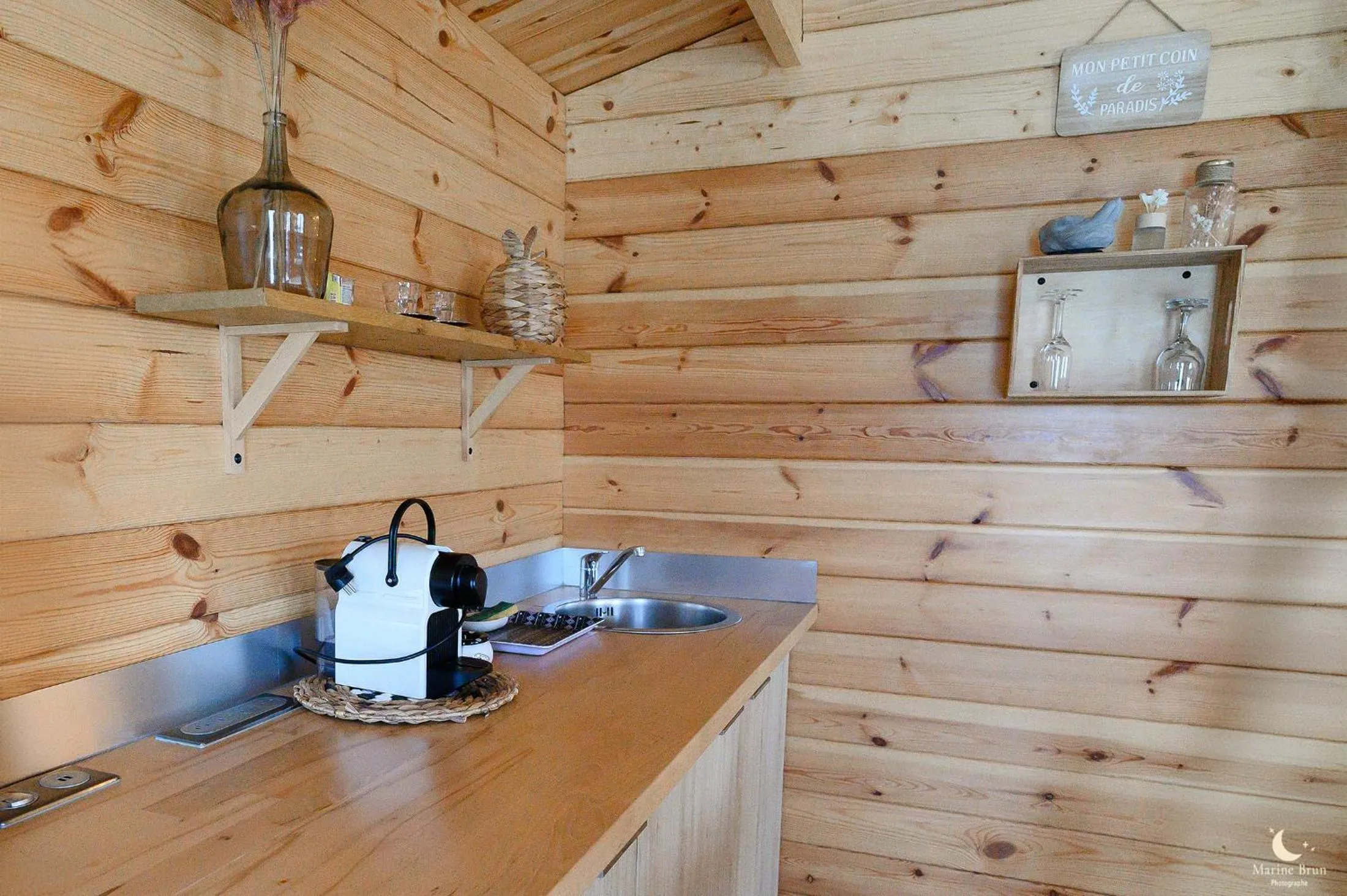 Dining area in Les Pins Perdus