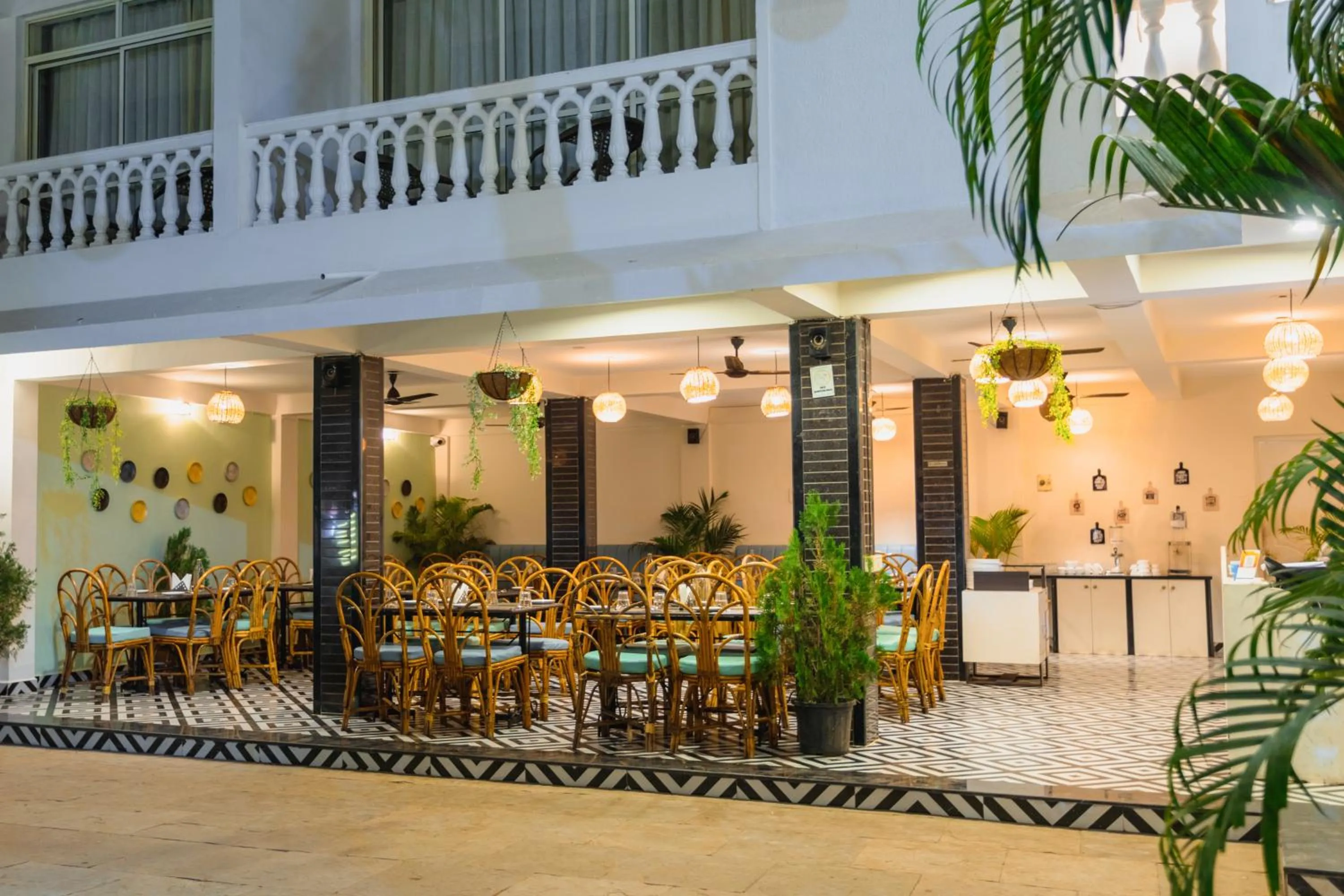 Property building in La Vaiencia Beach Resort, Morjim