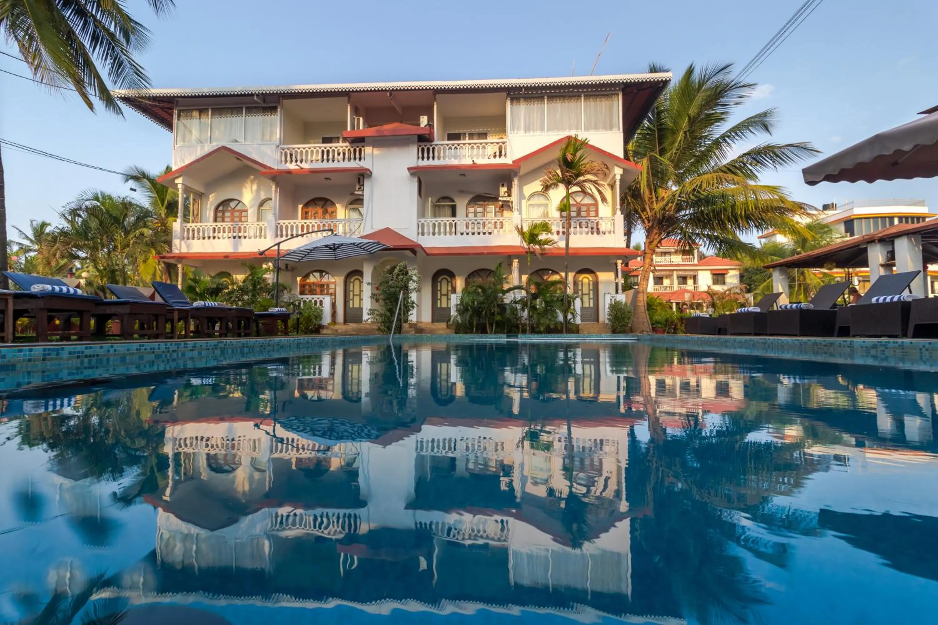 Property building in La Vaiencia Beach Resort, Morjim