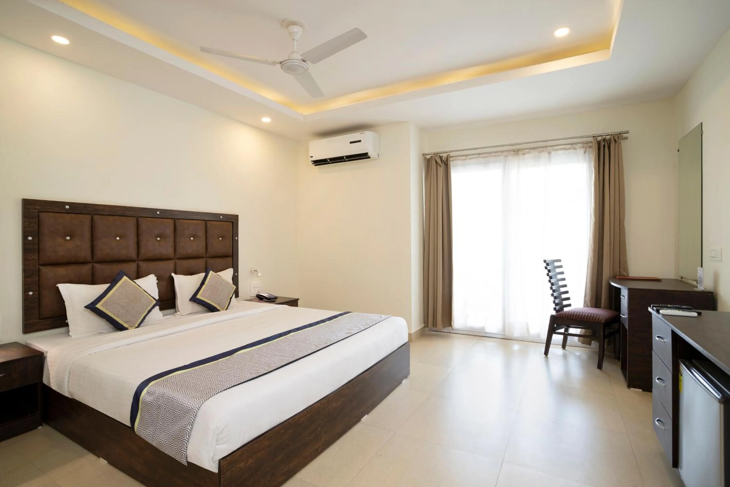 Other, Bed in La Vaiencia Beach Resort, Morjim