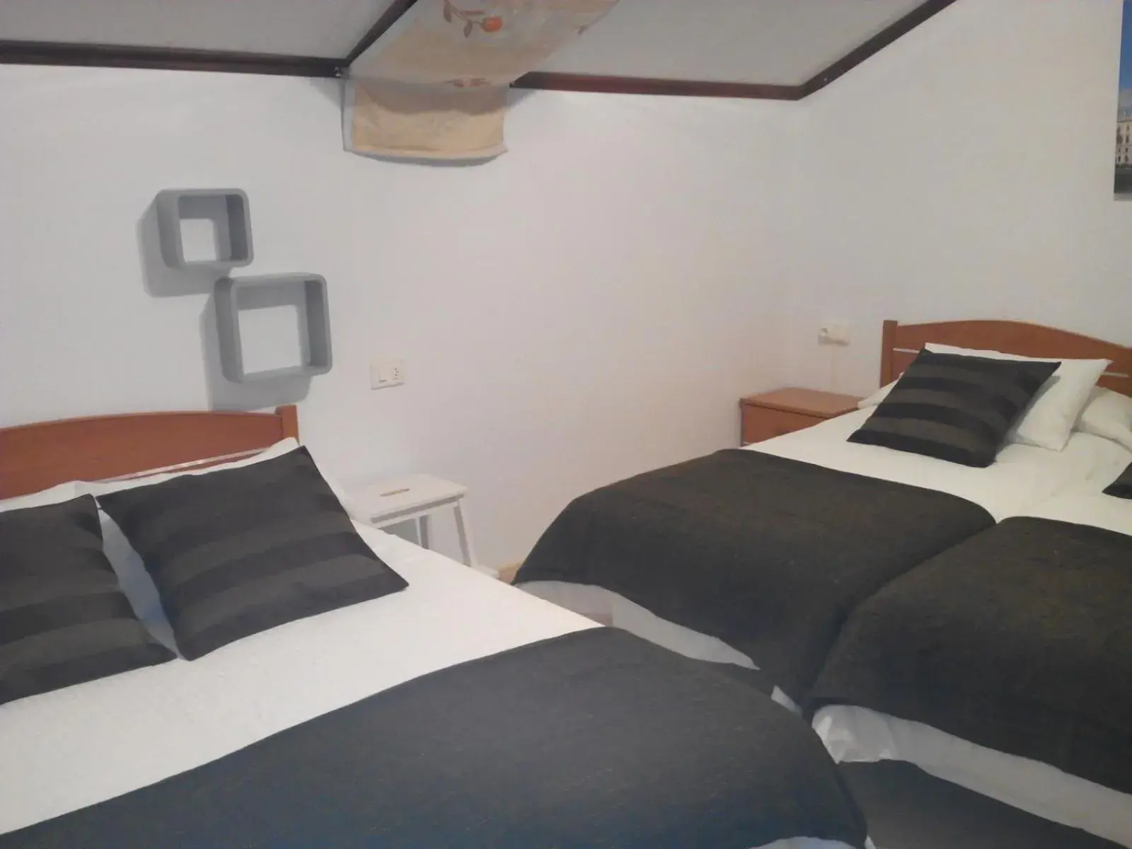 Family Room with Shared Bathroom in Hostal Meson do Loyo Family Room with Shared Bathroom in Hostal Meson do Loyo