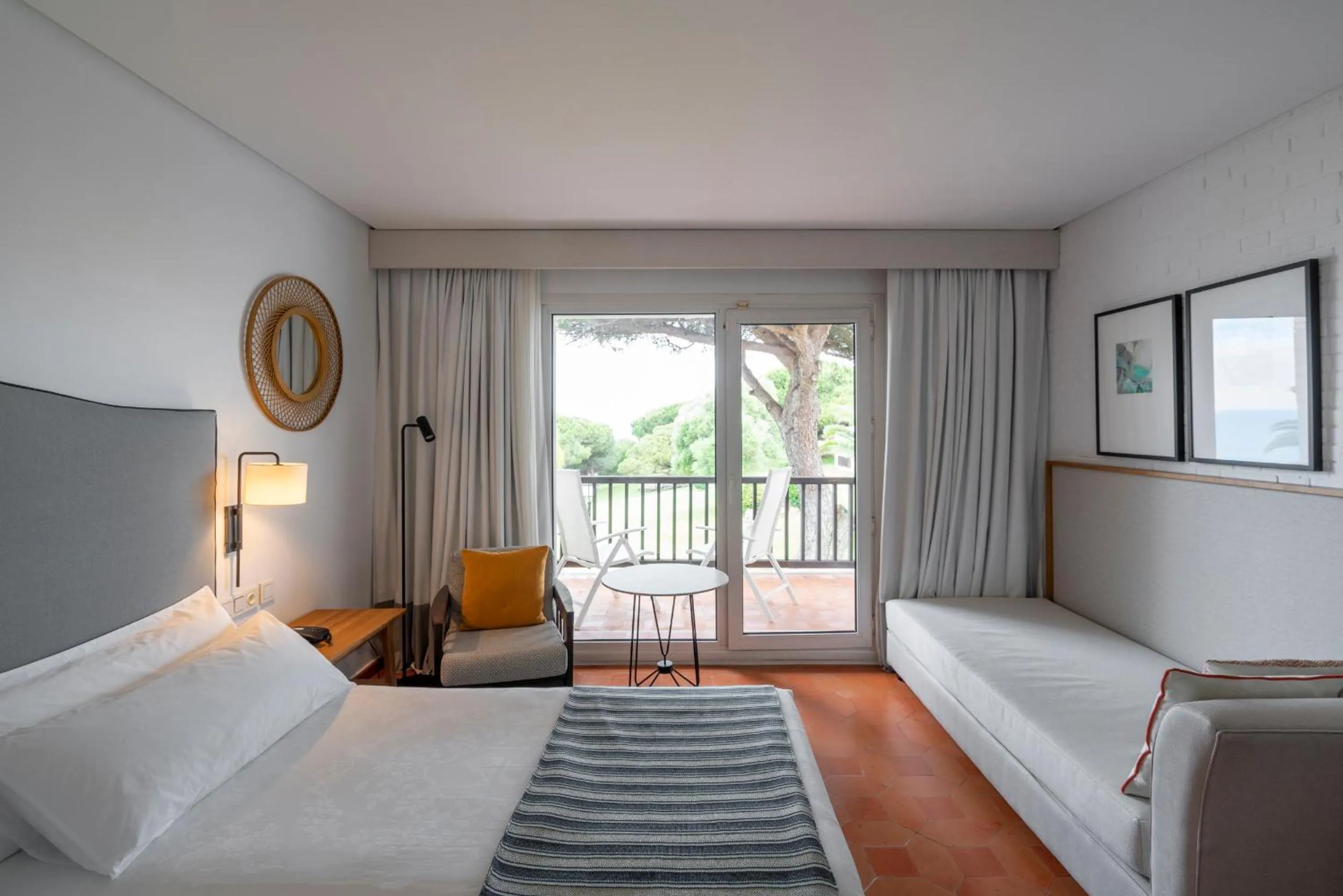 Property building, Bed in Parador de Mazagón