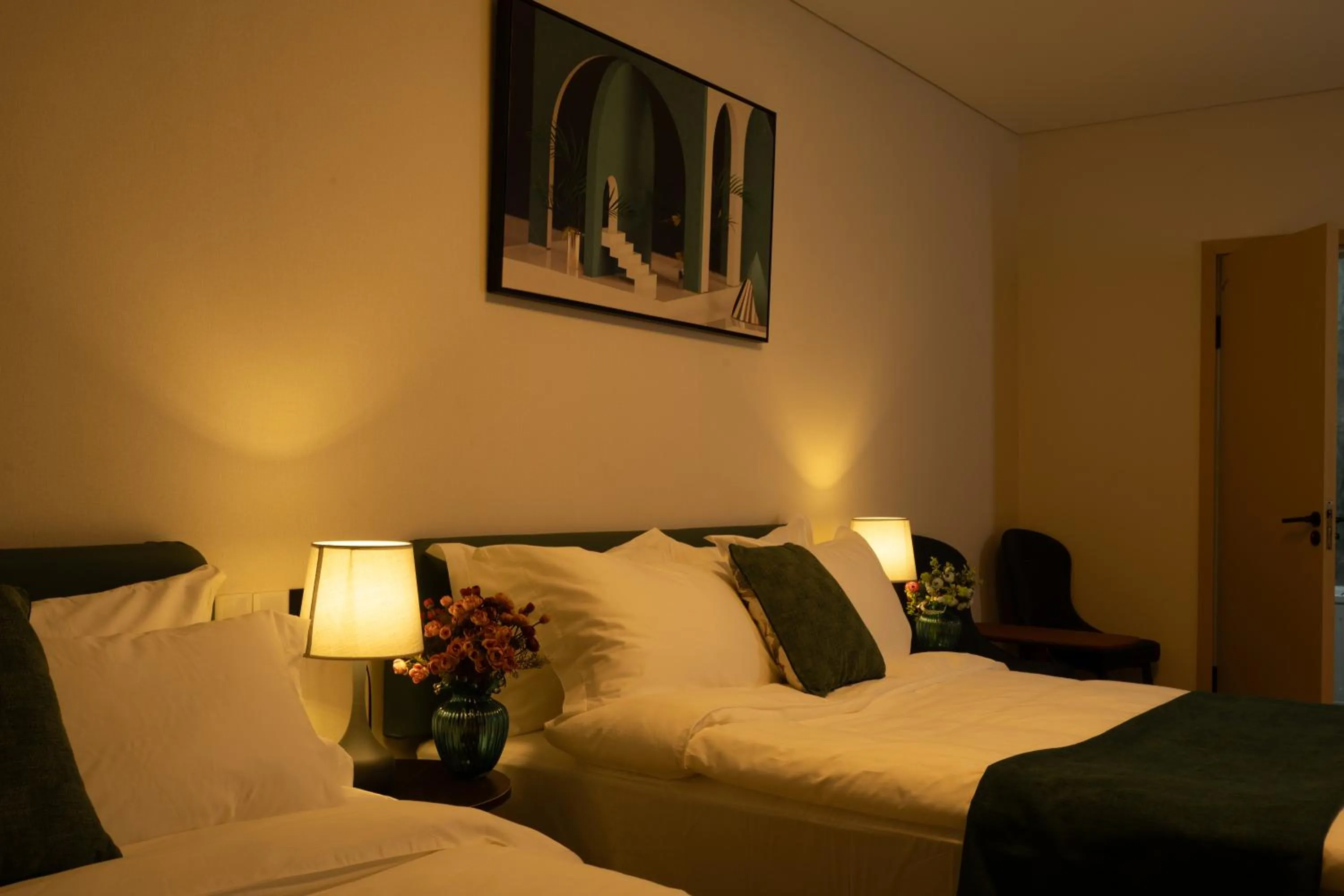 Deluxe Twin Room in MSInternational Hotel