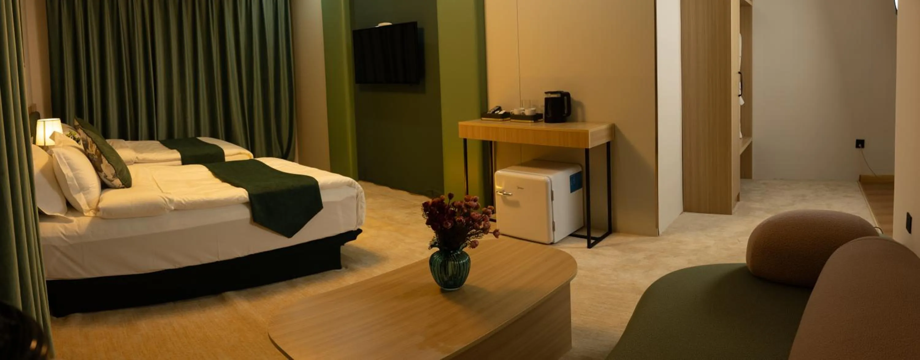 Standard Twin Room in MSInternational Hotel