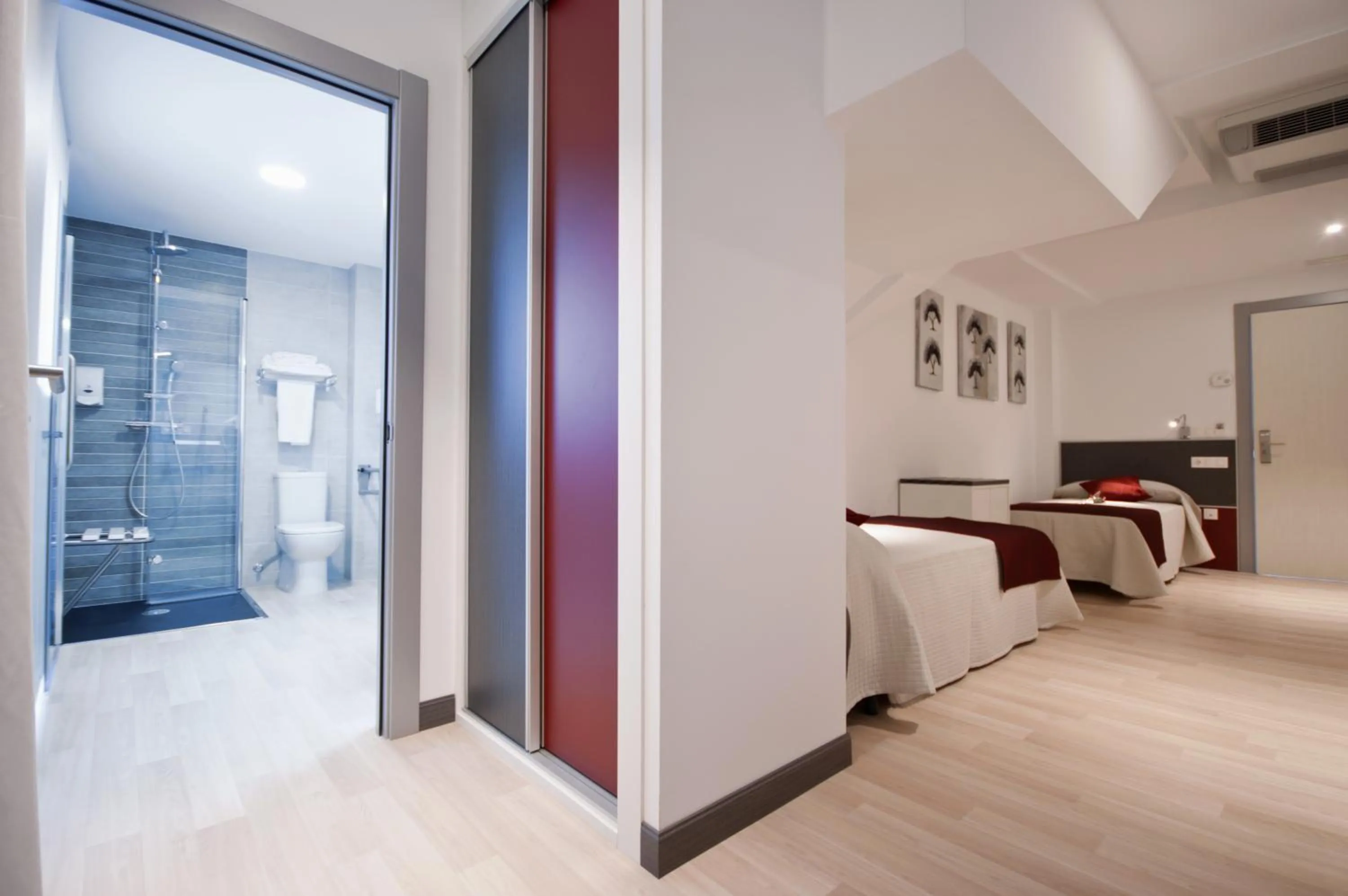 Photo of the whole room, Bed in Hotel Ferramenteiro de Portomarin