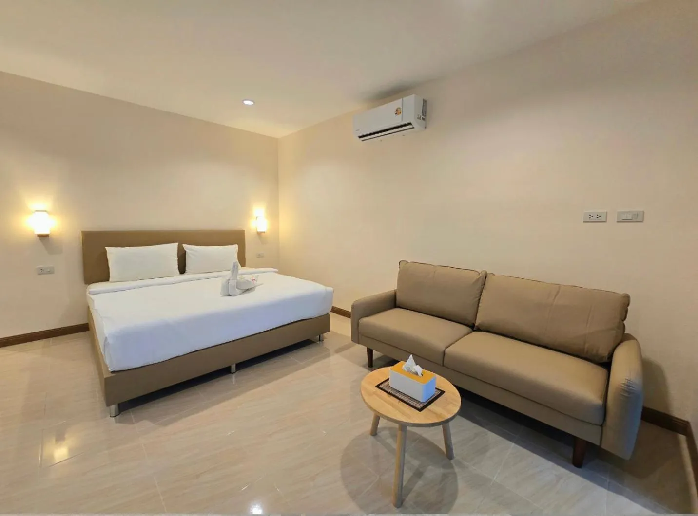 Bed in Kradan Beach Resort