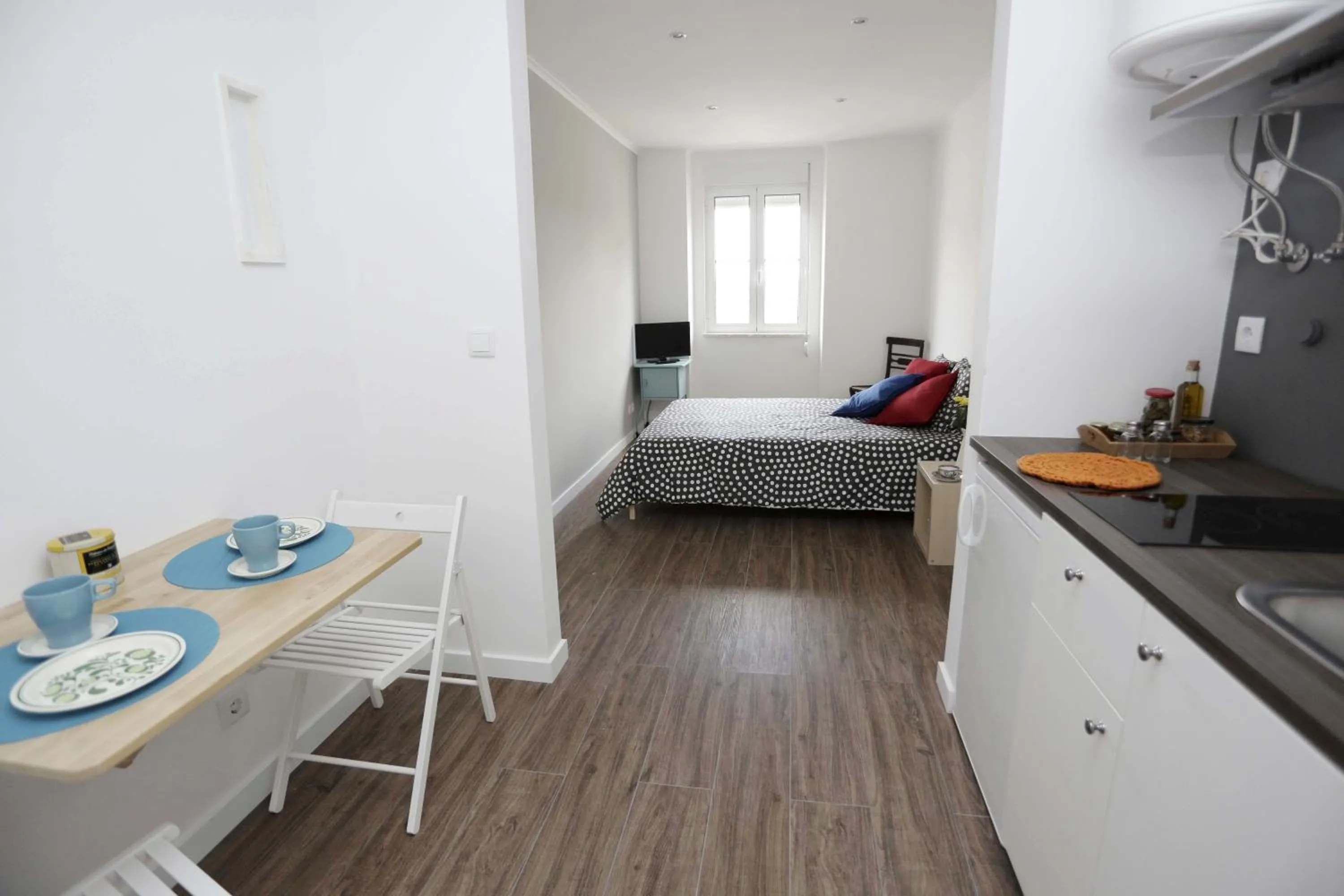 Kitchen or kitchenette, Bed in Water and Sun Studio