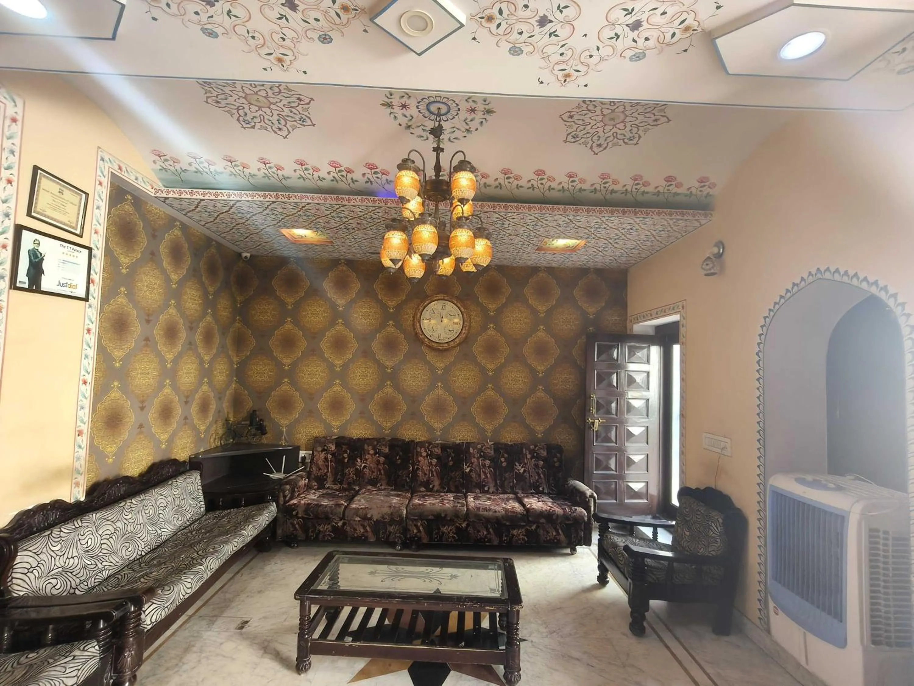 Lobby or reception in Super Collection O Jal Mahal Jaipur Formerly Little Ganesha Inn