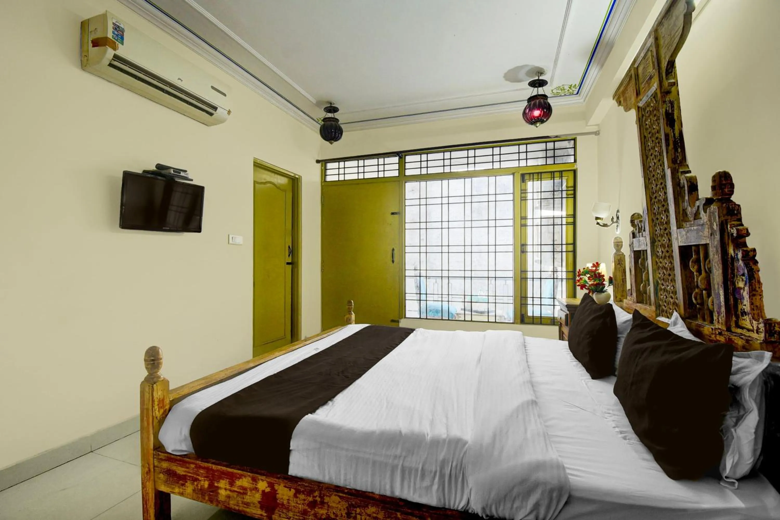 Bedroom, Bed in Super Collection O Jal Mahal Jaipur Formerly Little Ganesha Inn