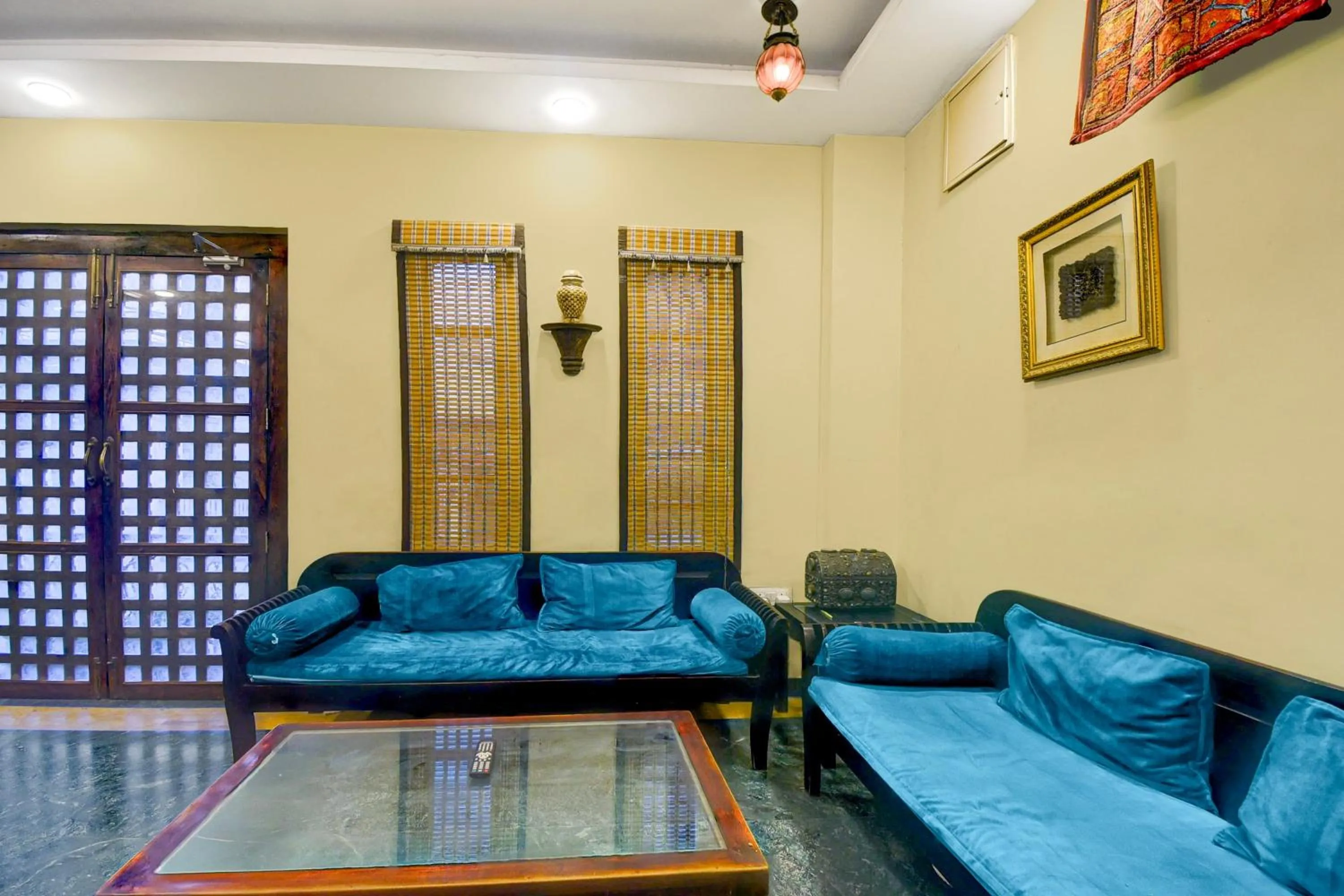 Lobby or reception in Super Collection O Jal Mahal Jaipur Formerly Little Ganesha Inn