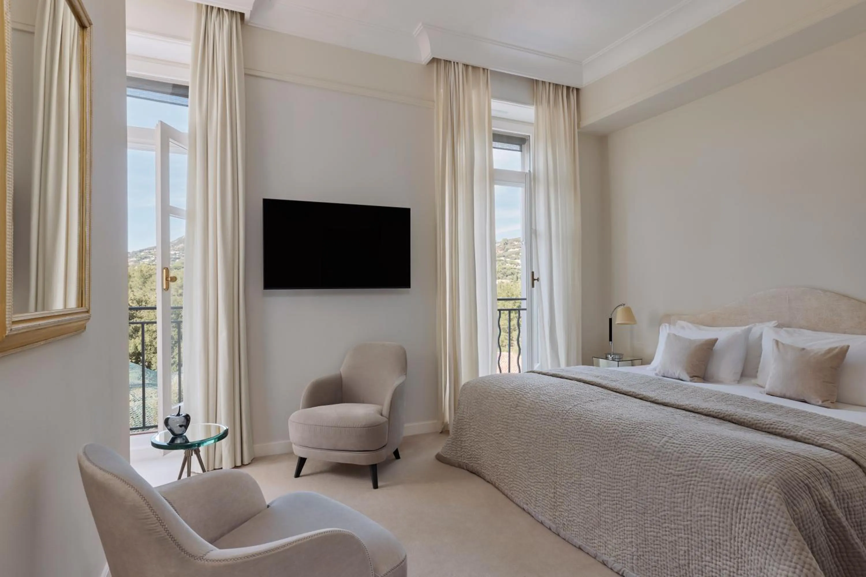 Photo of the whole room, Bed in COMO Le Beauvallon - Golfe de Saint-Tropez