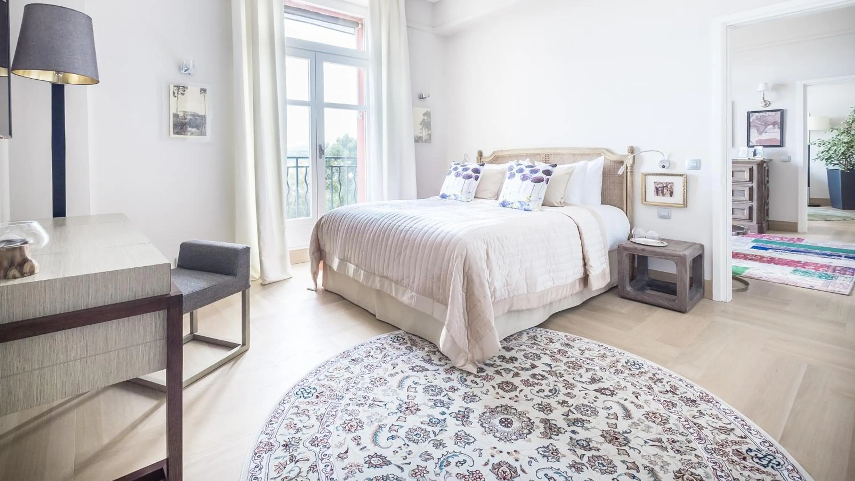 Bedroom, Bed in COMO Le Beauvallon - Golfe de Saint-Tropez