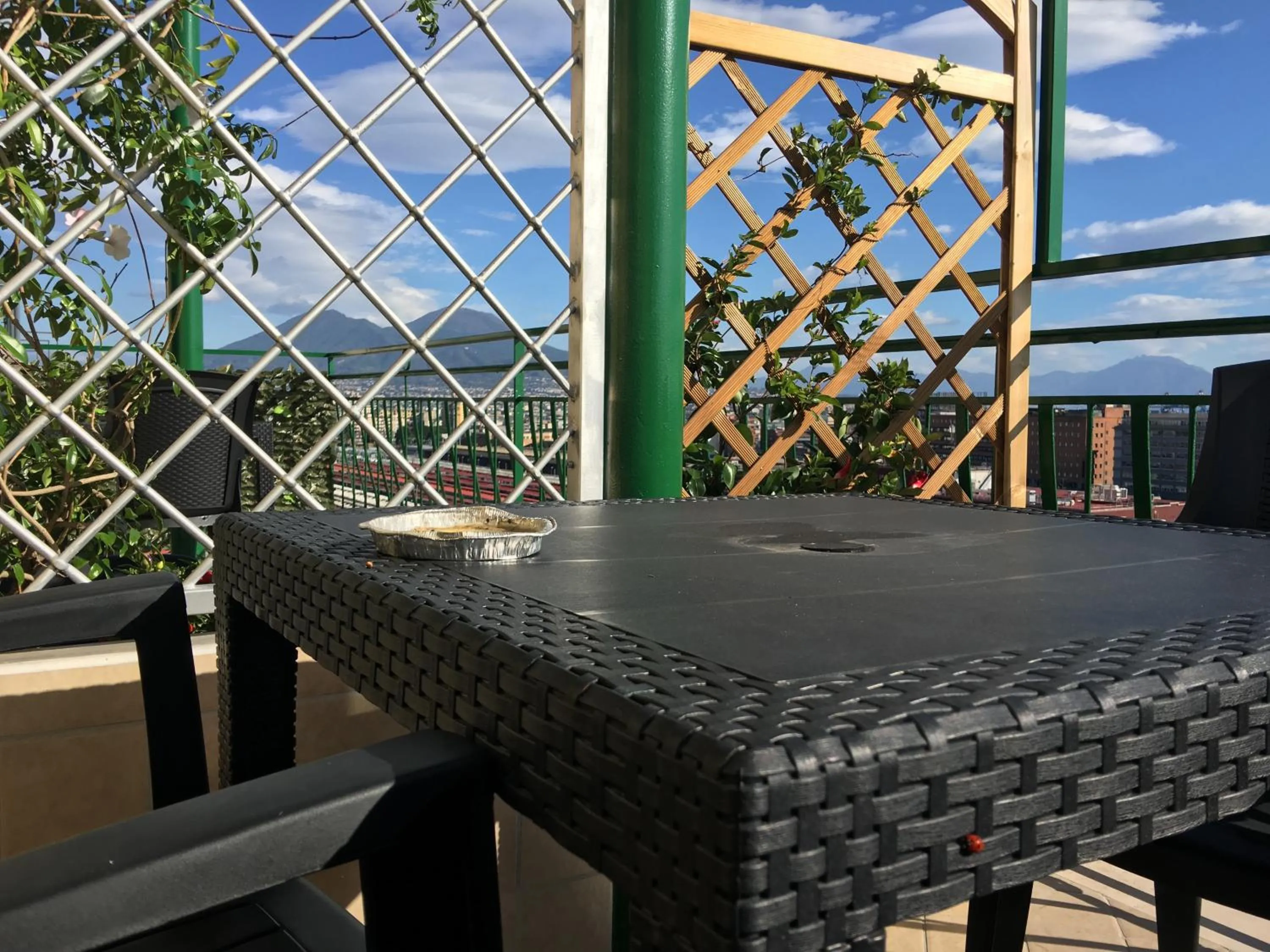 Patio in Top Floor Rentrooms Napoli