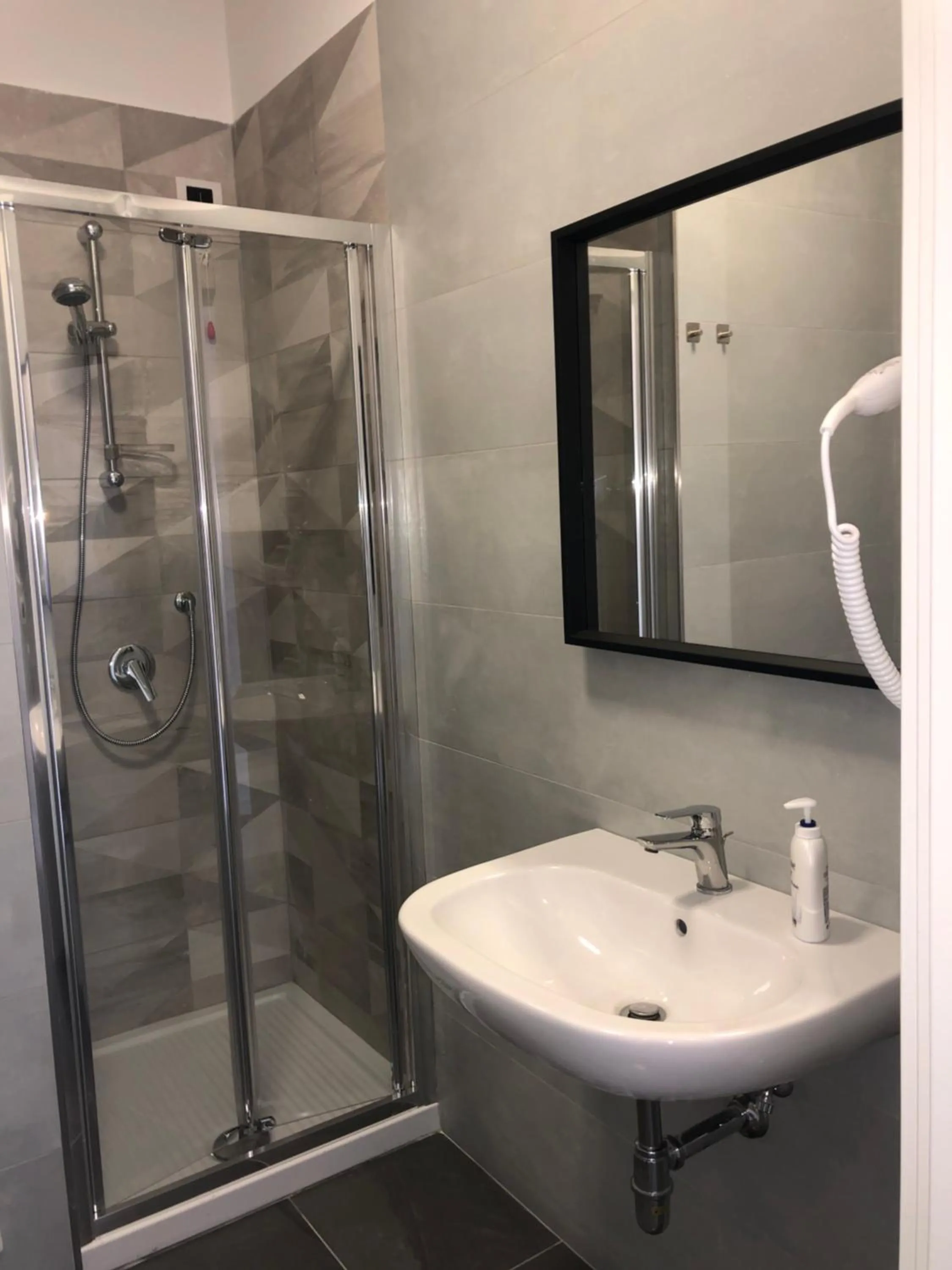 Bathroom in Top Floor Rentrooms Napoli