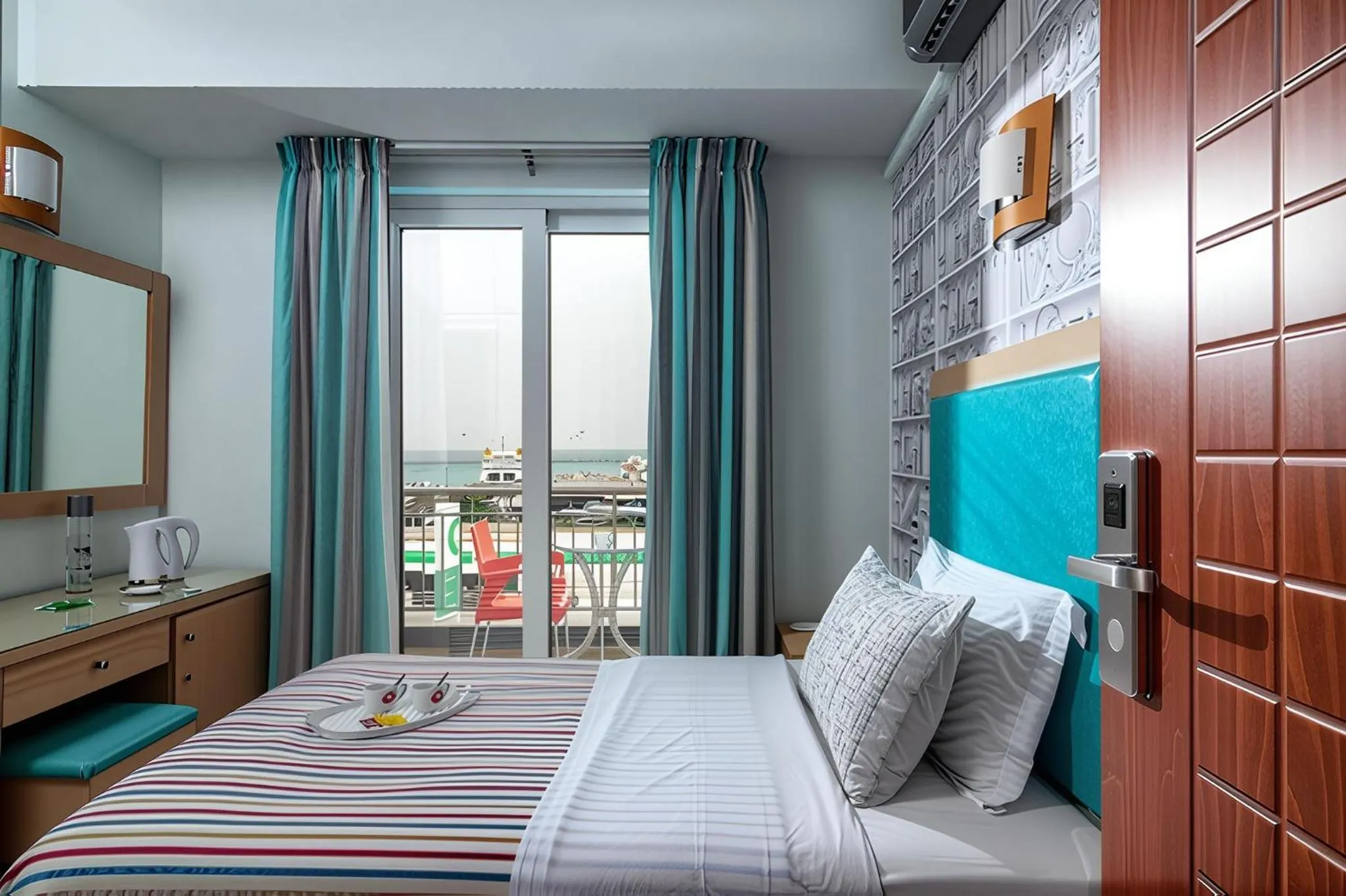 City Life Port Hotel