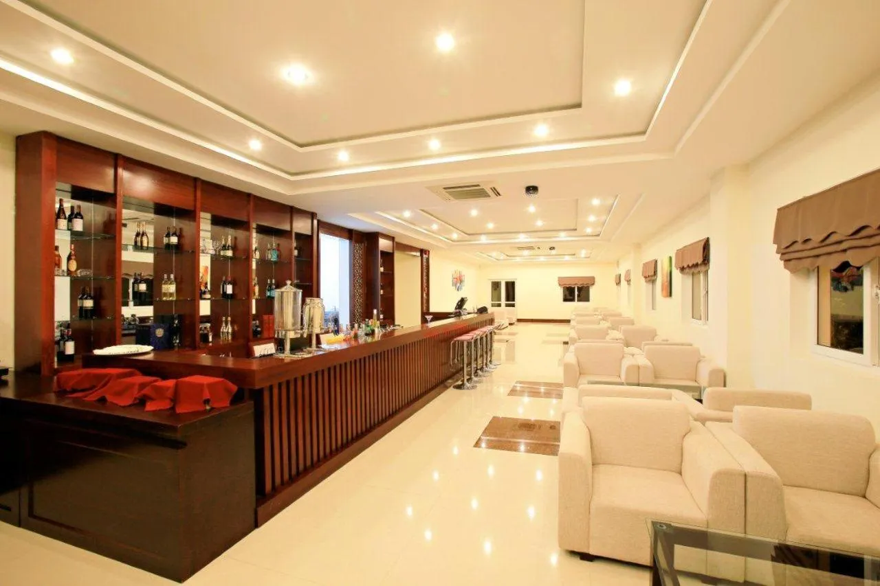 Restaurant/places to eat in Ban Thach Riverside Hotel & Resort